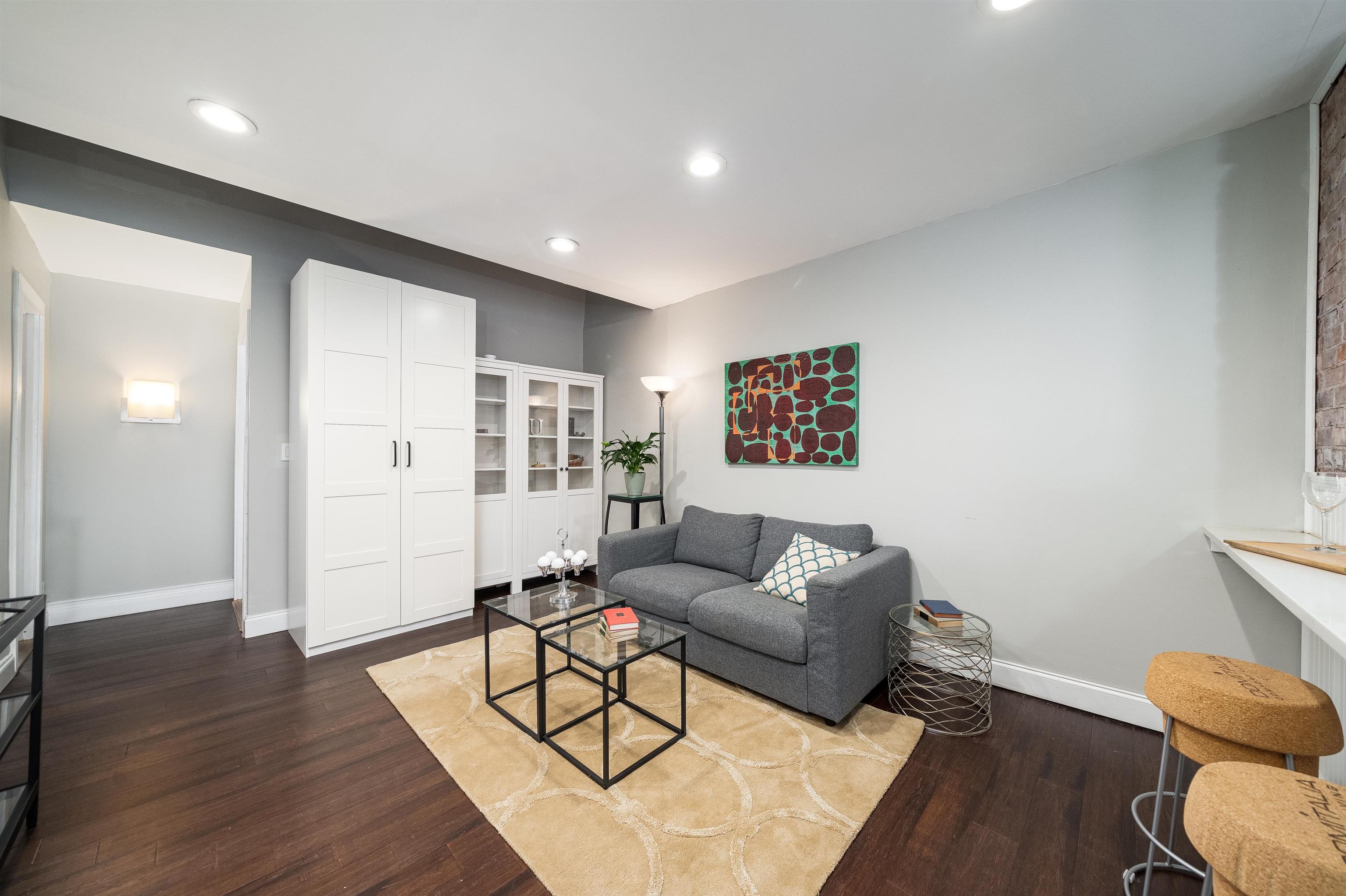 358 6TH ST Unit: 3L