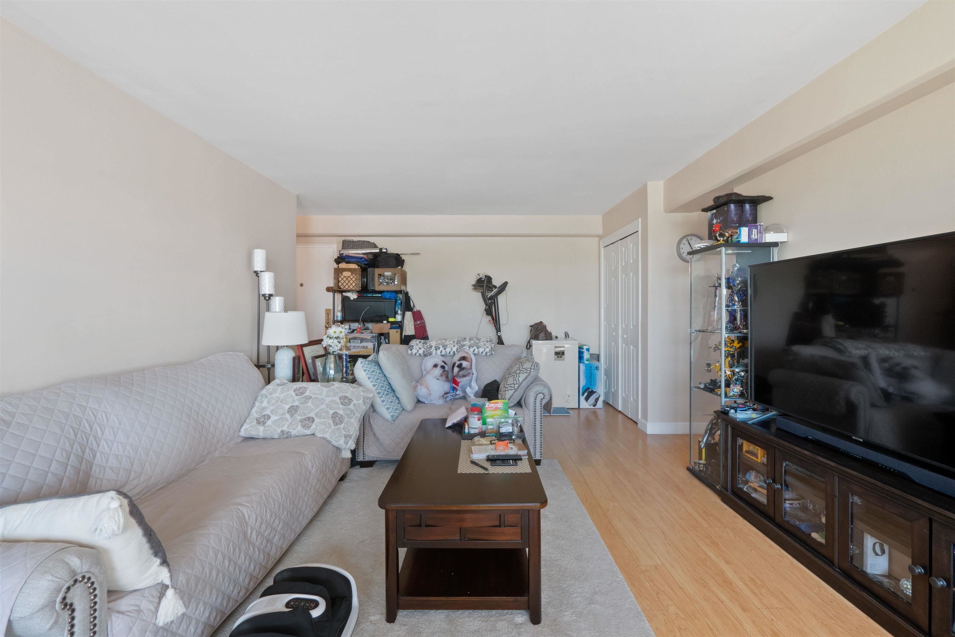 8800 BLVD EAST Unit: 8D