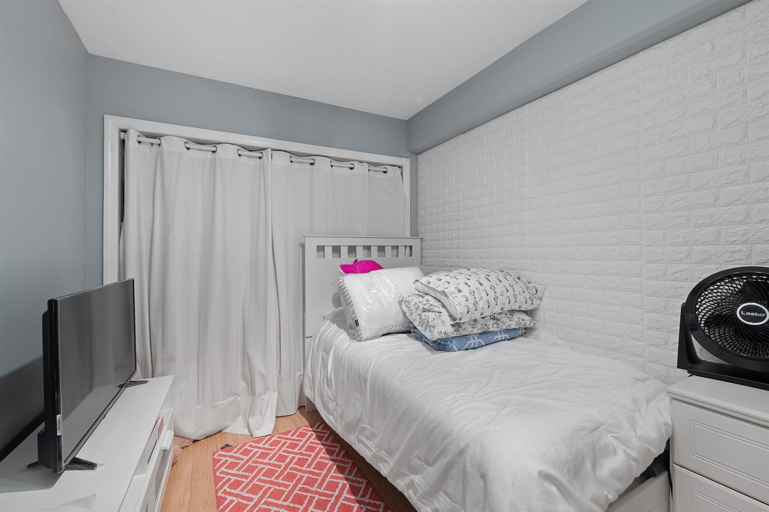 8800 BLVD EAST Unit: 8D