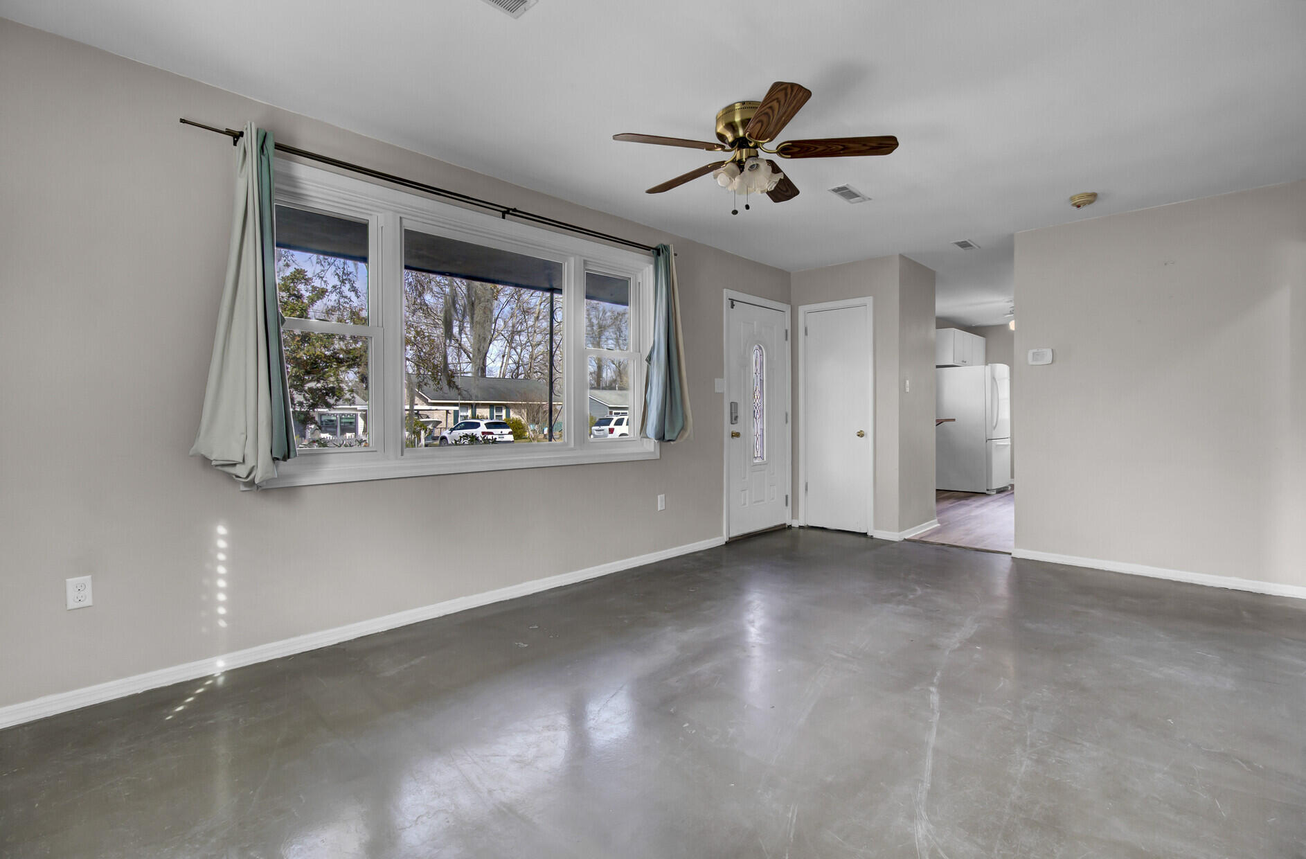 1529 N Avalon Circle