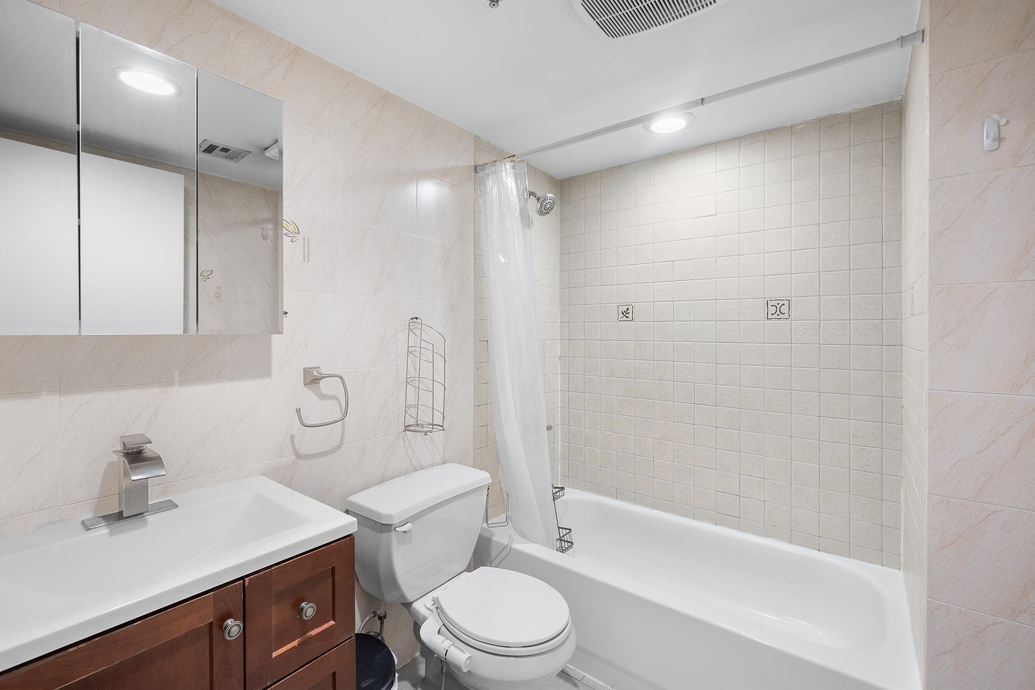 4801 PALISADE AVE Unit: 2 B