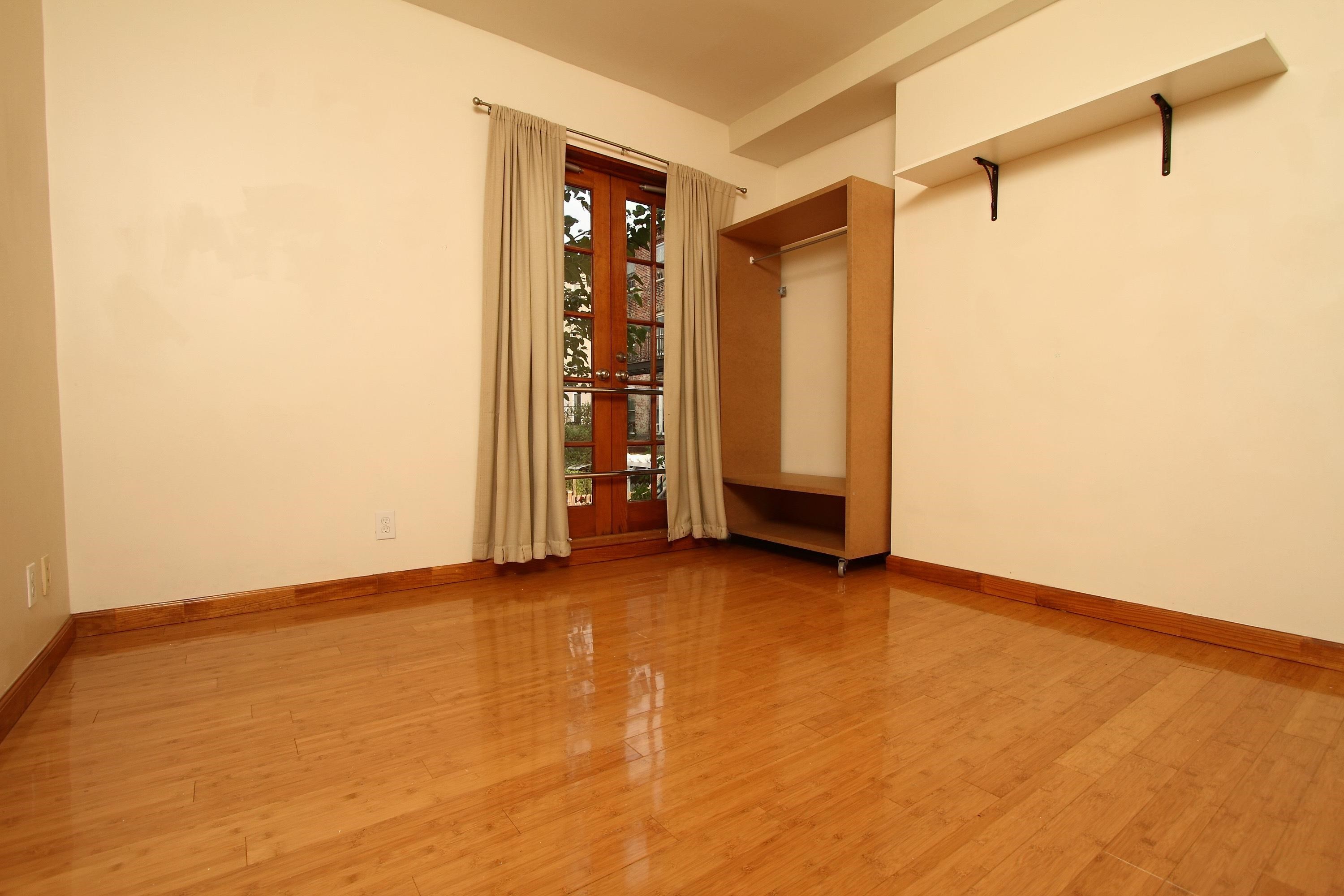 510.5 MONMOUTH ST