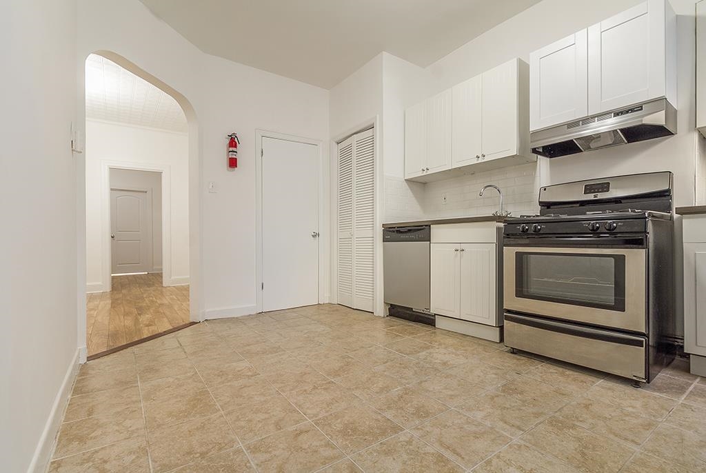 412 2ND ST