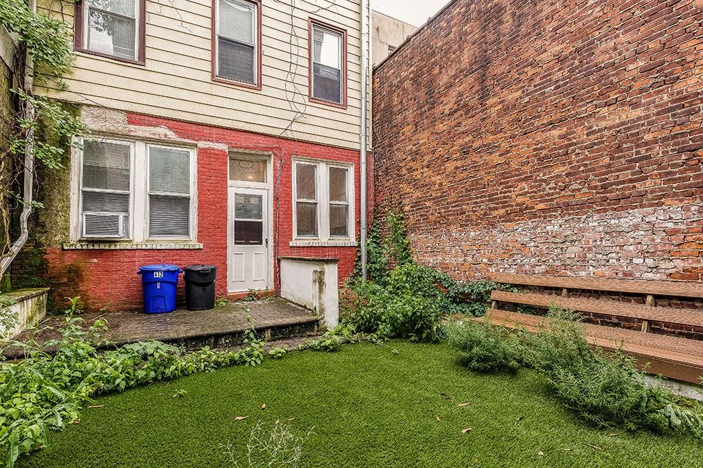 412 2ND ST