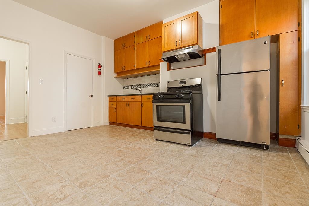 412 2ND ST