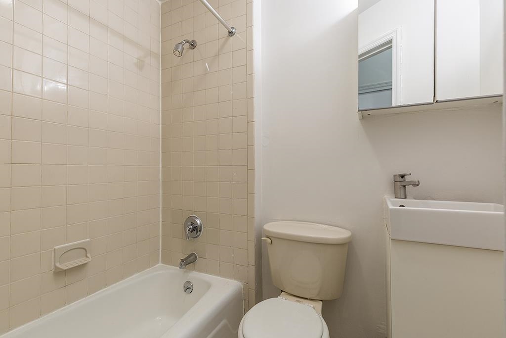 412 2ND ST