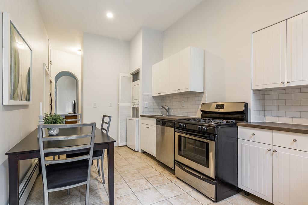 412 2ND ST