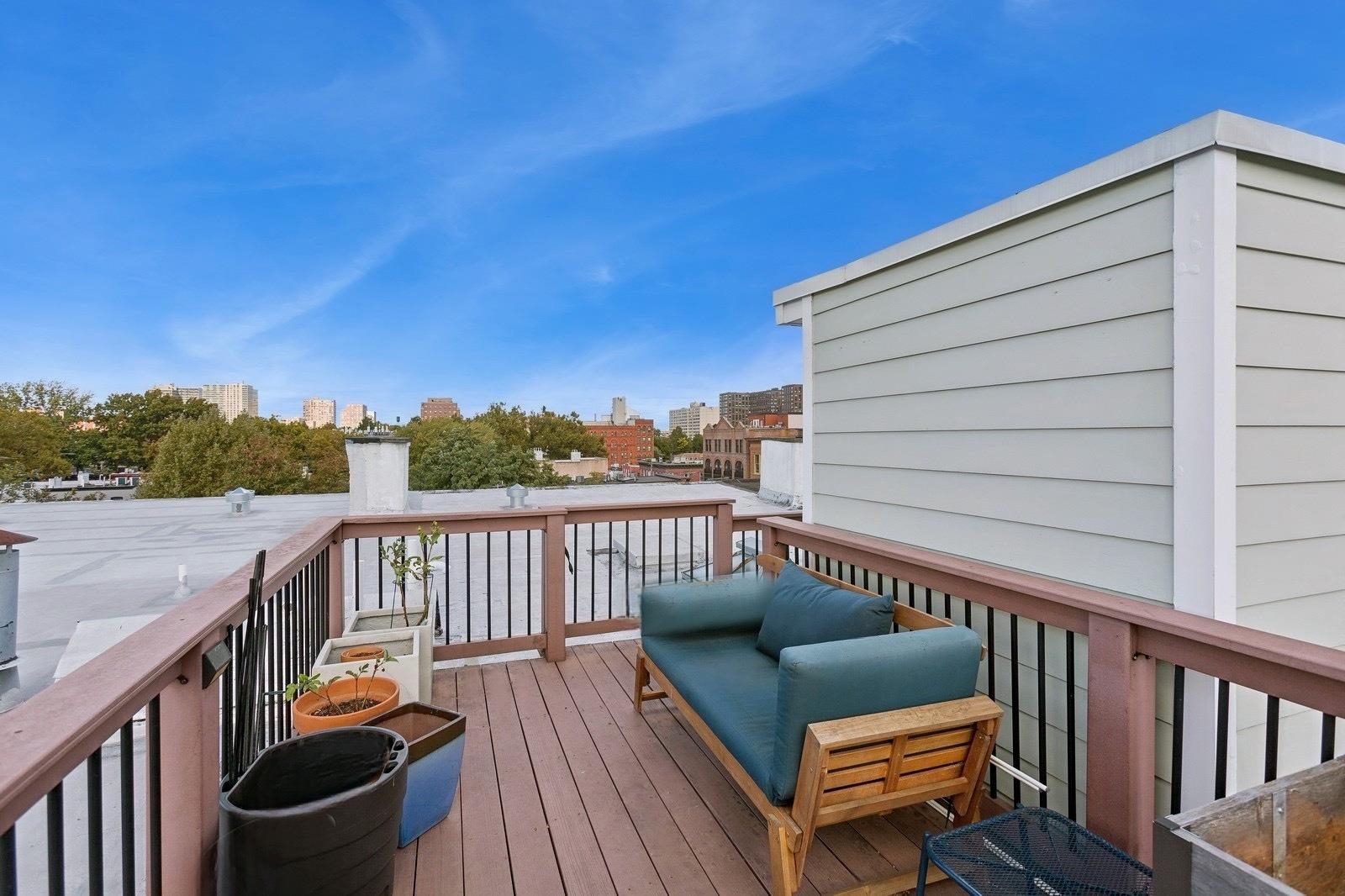 229 3RD ST Unit: 402