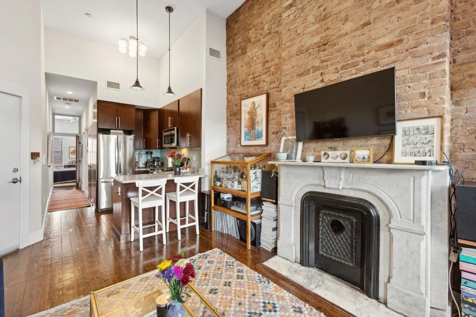 229 3RD ST Unit: 402