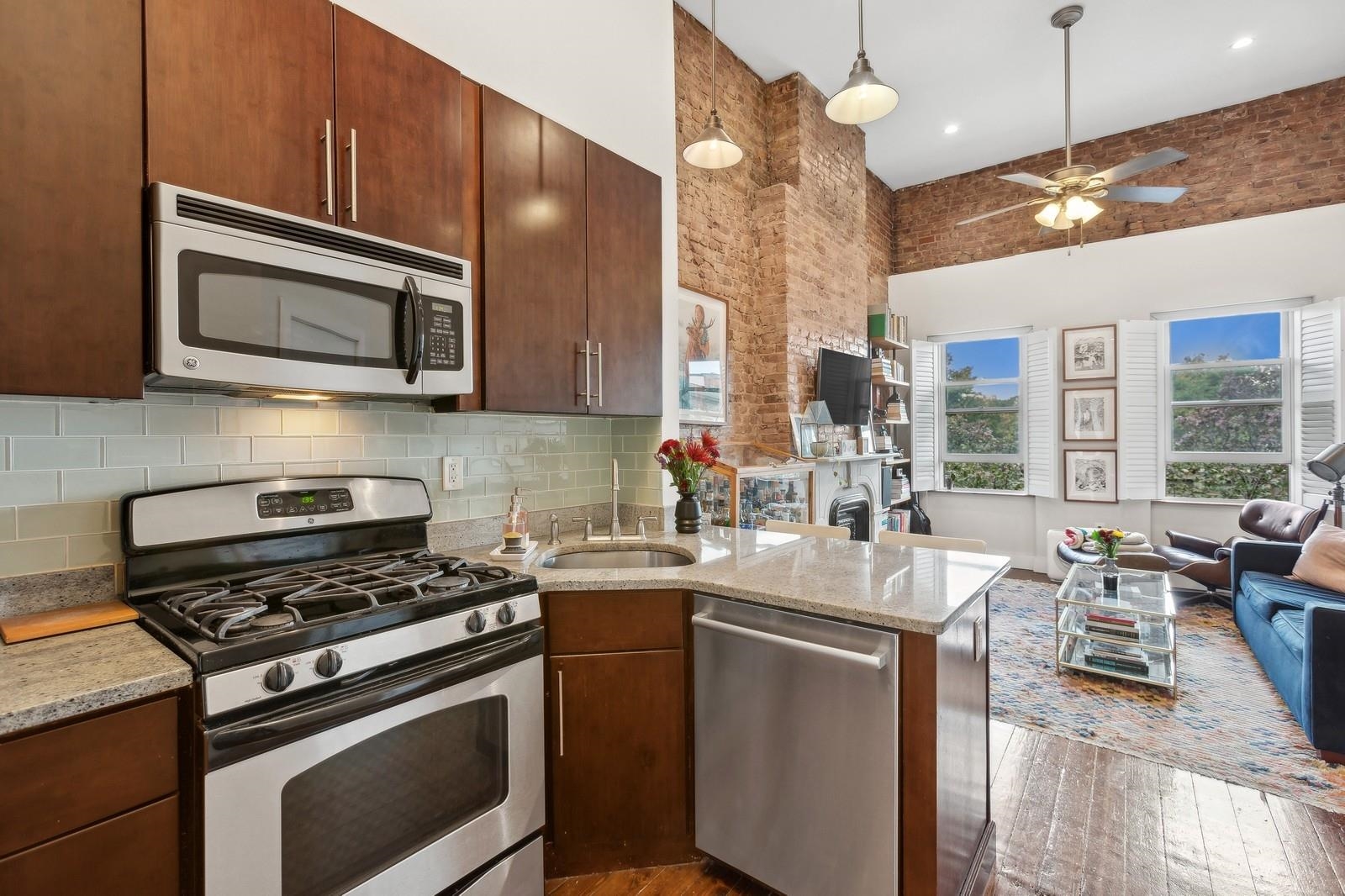 229 3RD ST Unit: 402