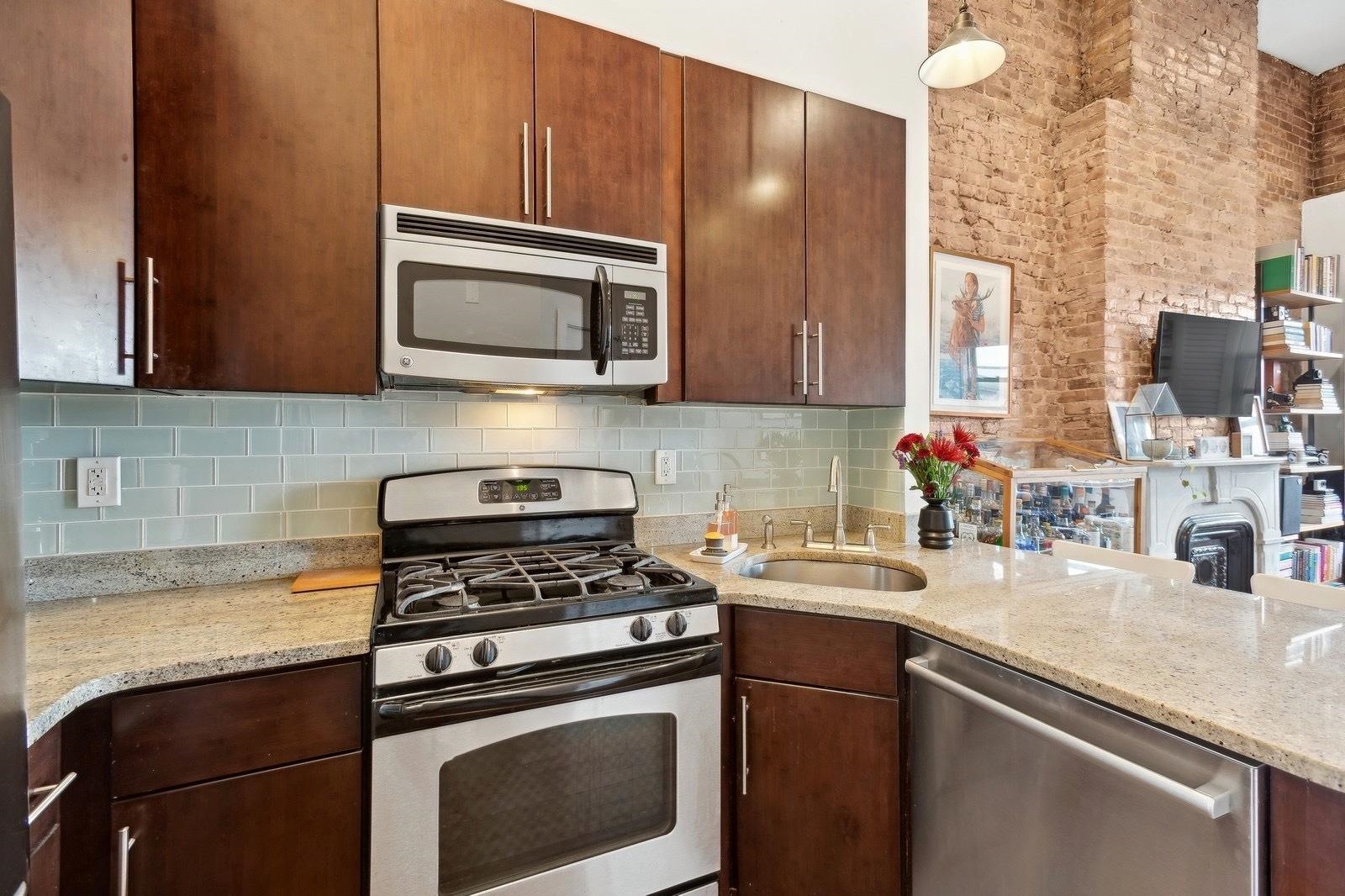 229 3RD ST Unit: 402
