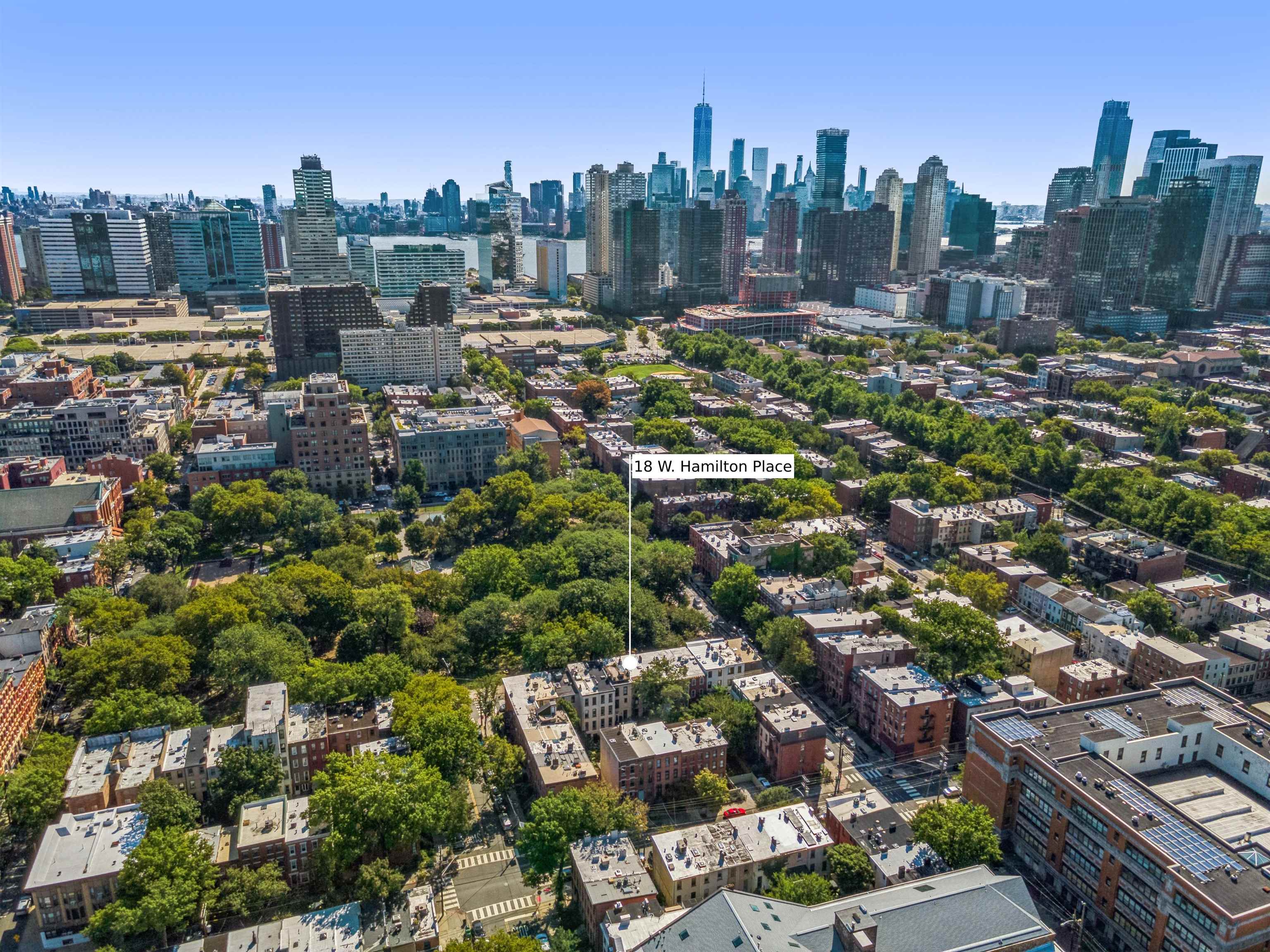 18 WEST HAMILTON PL