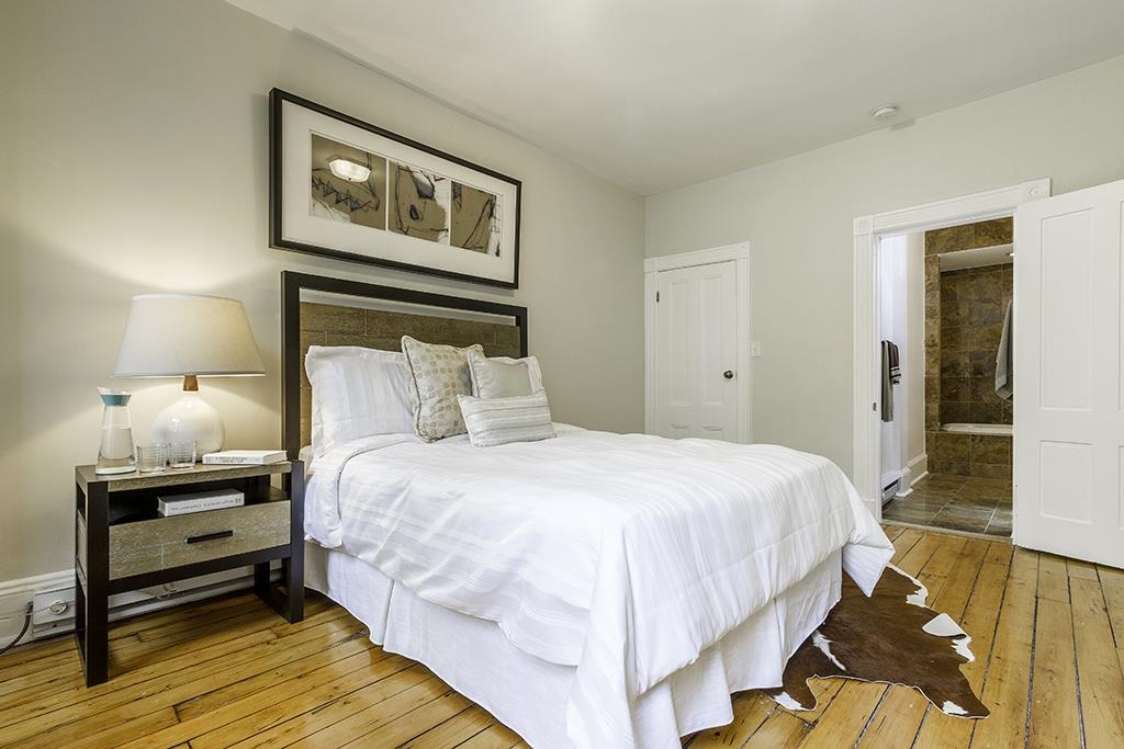 18 WEST HAMILTON PL