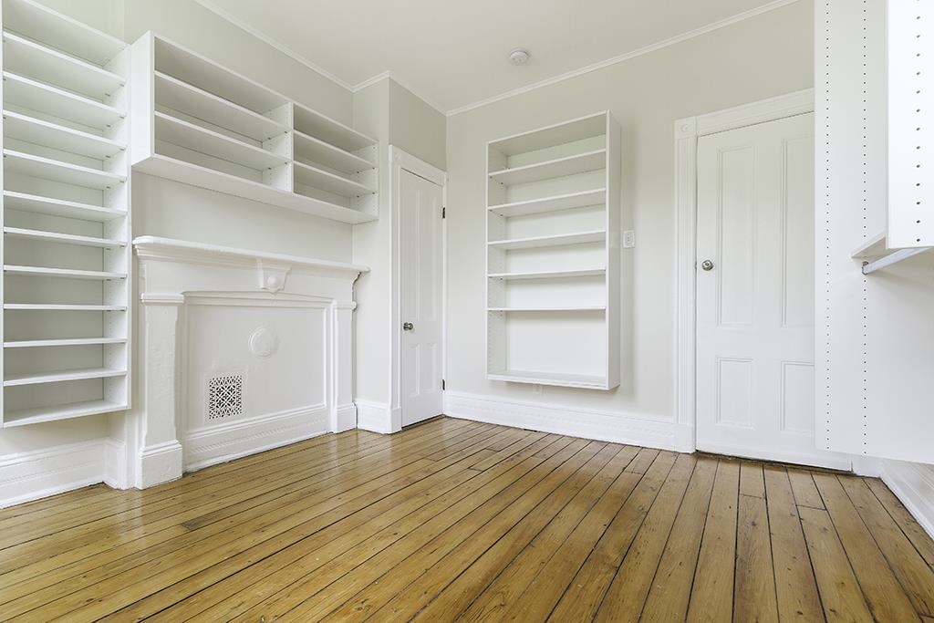 18 WEST HAMILTON PL