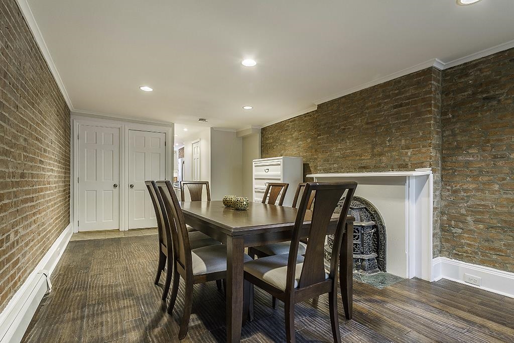 18 WEST HAMILTON PL