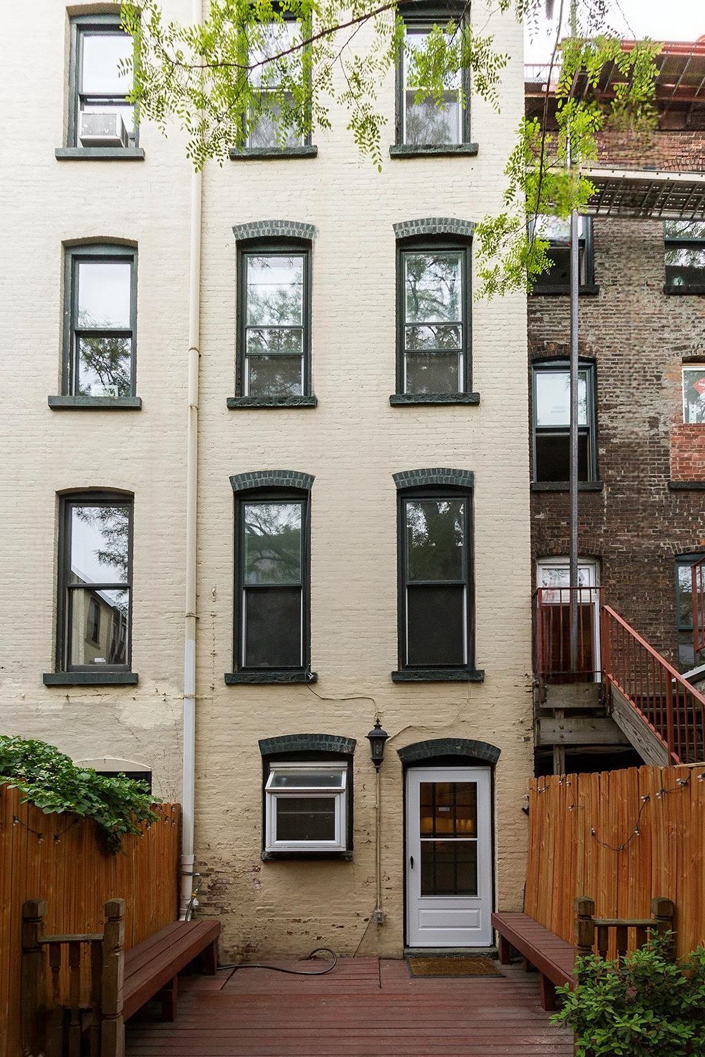 18 WEST HAMILTON PL