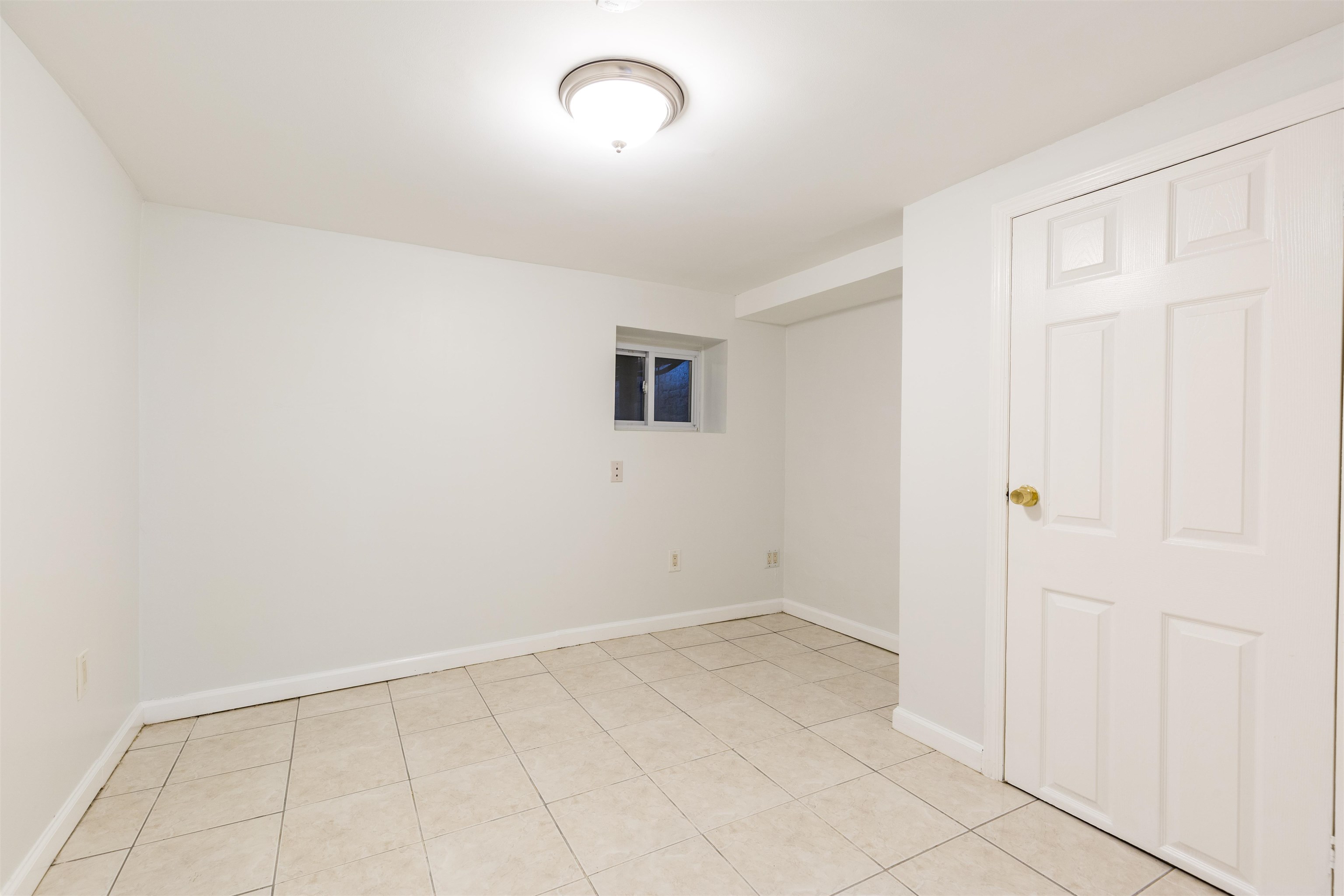 129 HUTTON ST