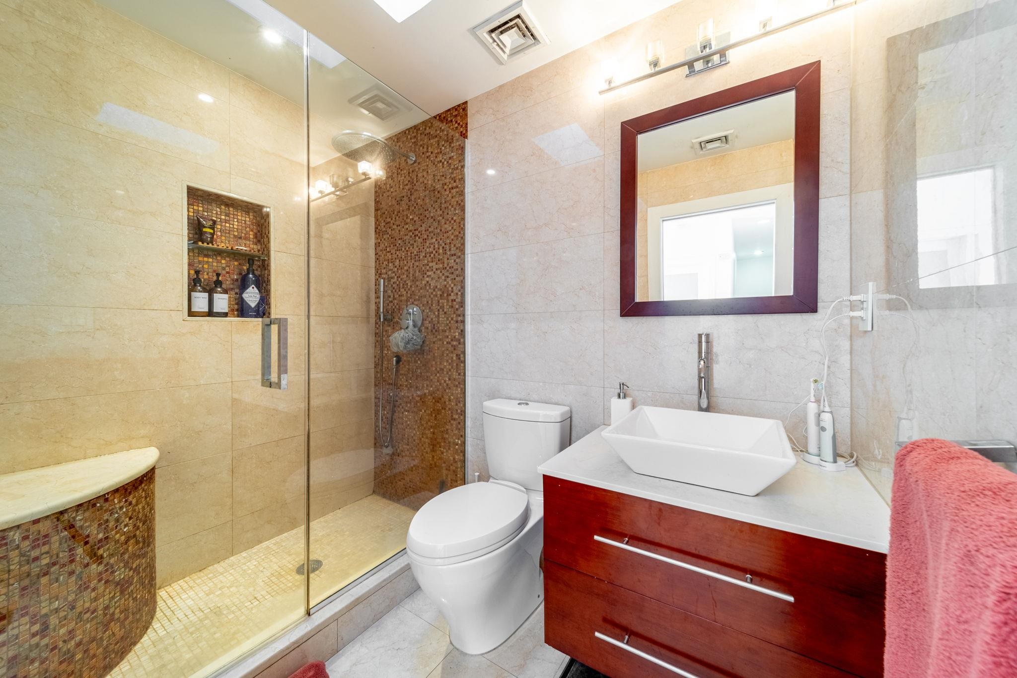 167 WAYNE ST Unit: 401