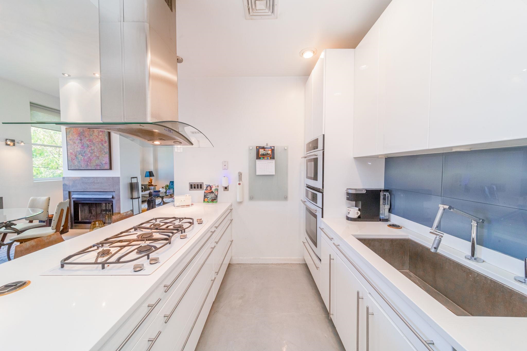 167 WAYNE ST Unit: 401