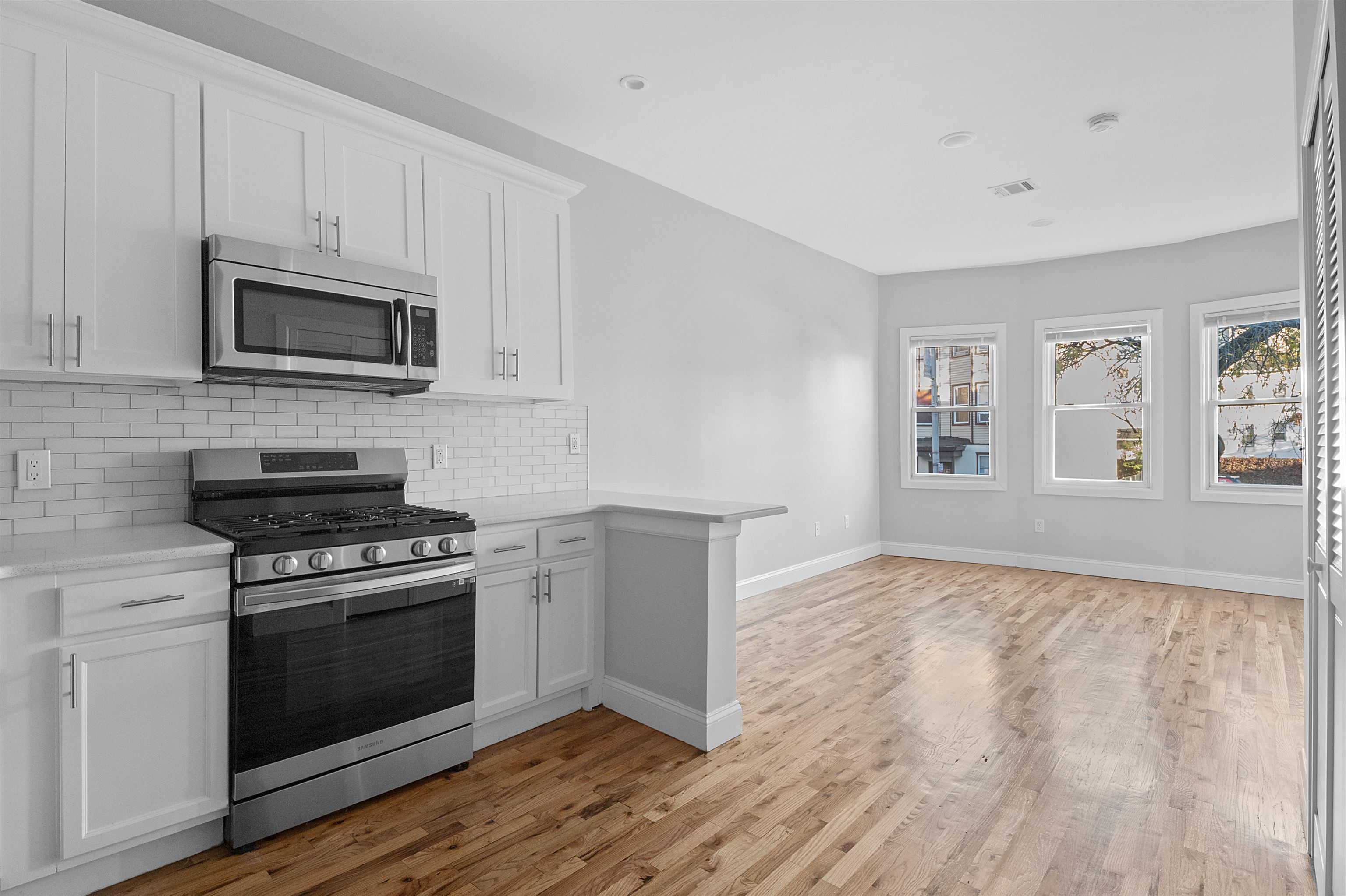 757 WEST SIDE AVE