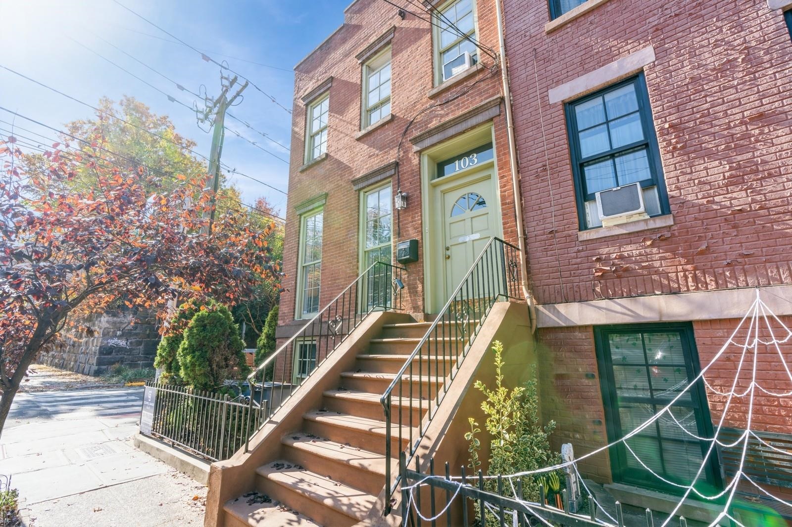 103 ERIE ST