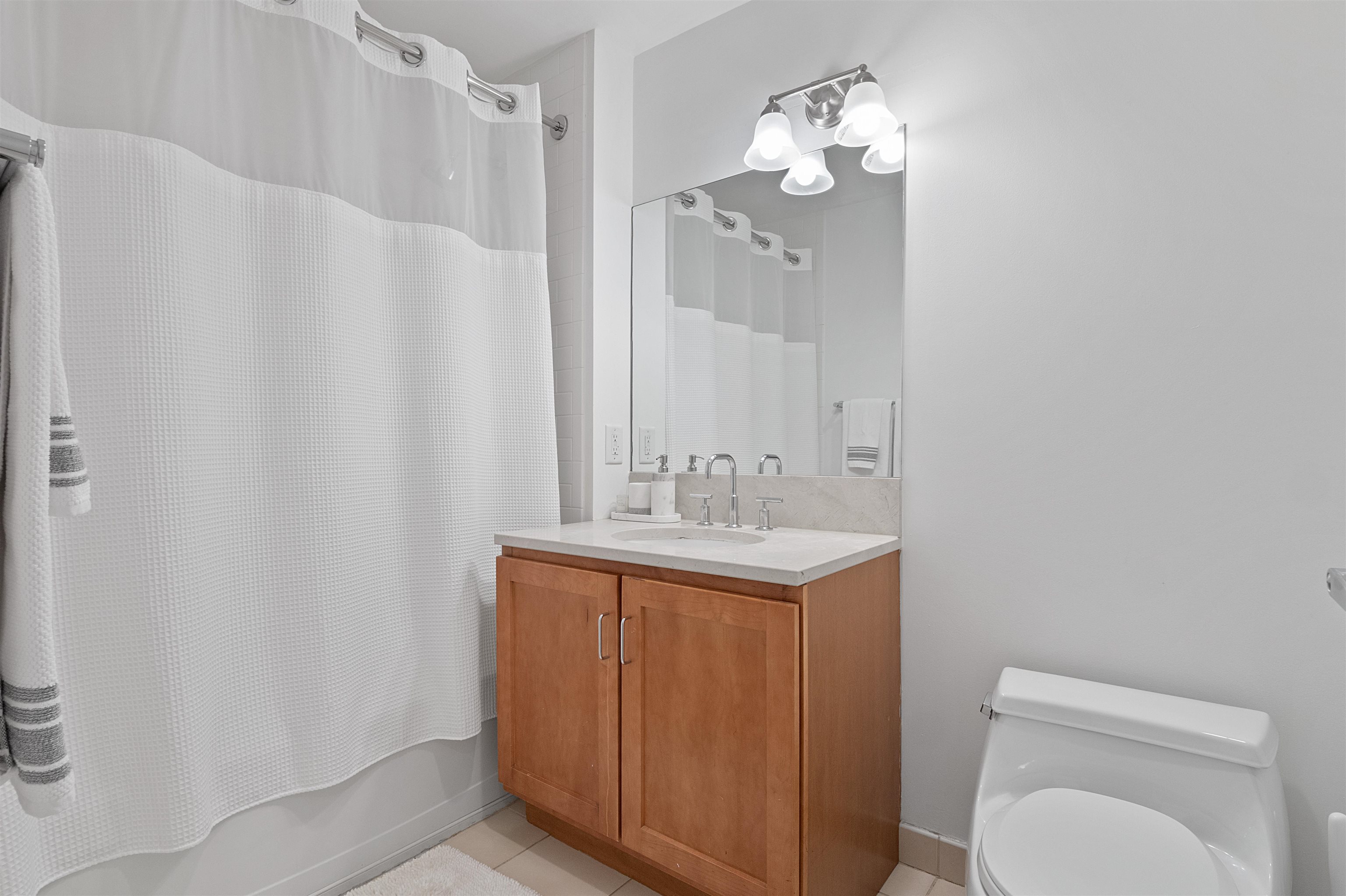 389 WASHINGTON ST Unit: 9E