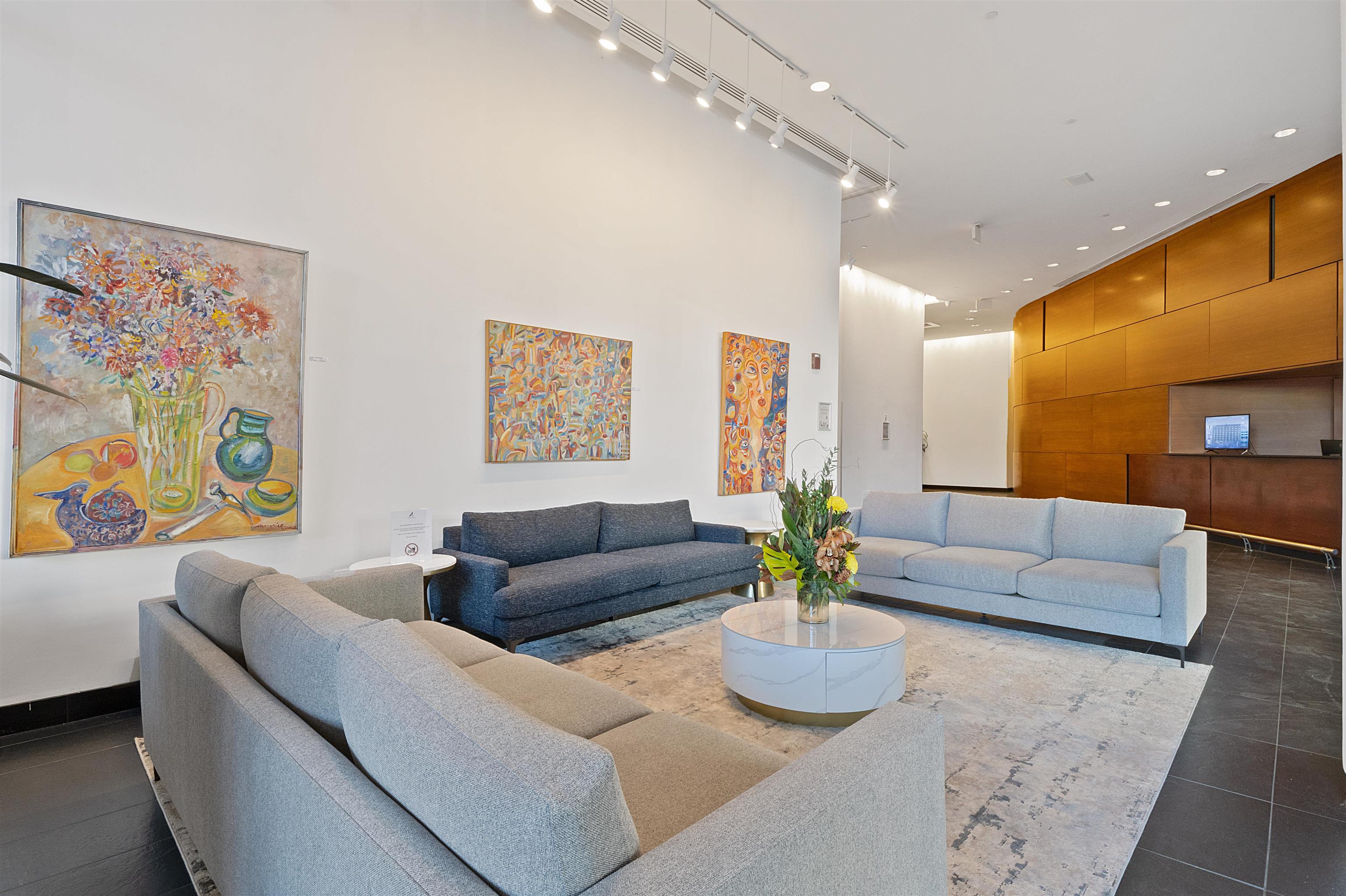 389 WASHINGTON ST Unit: 9E