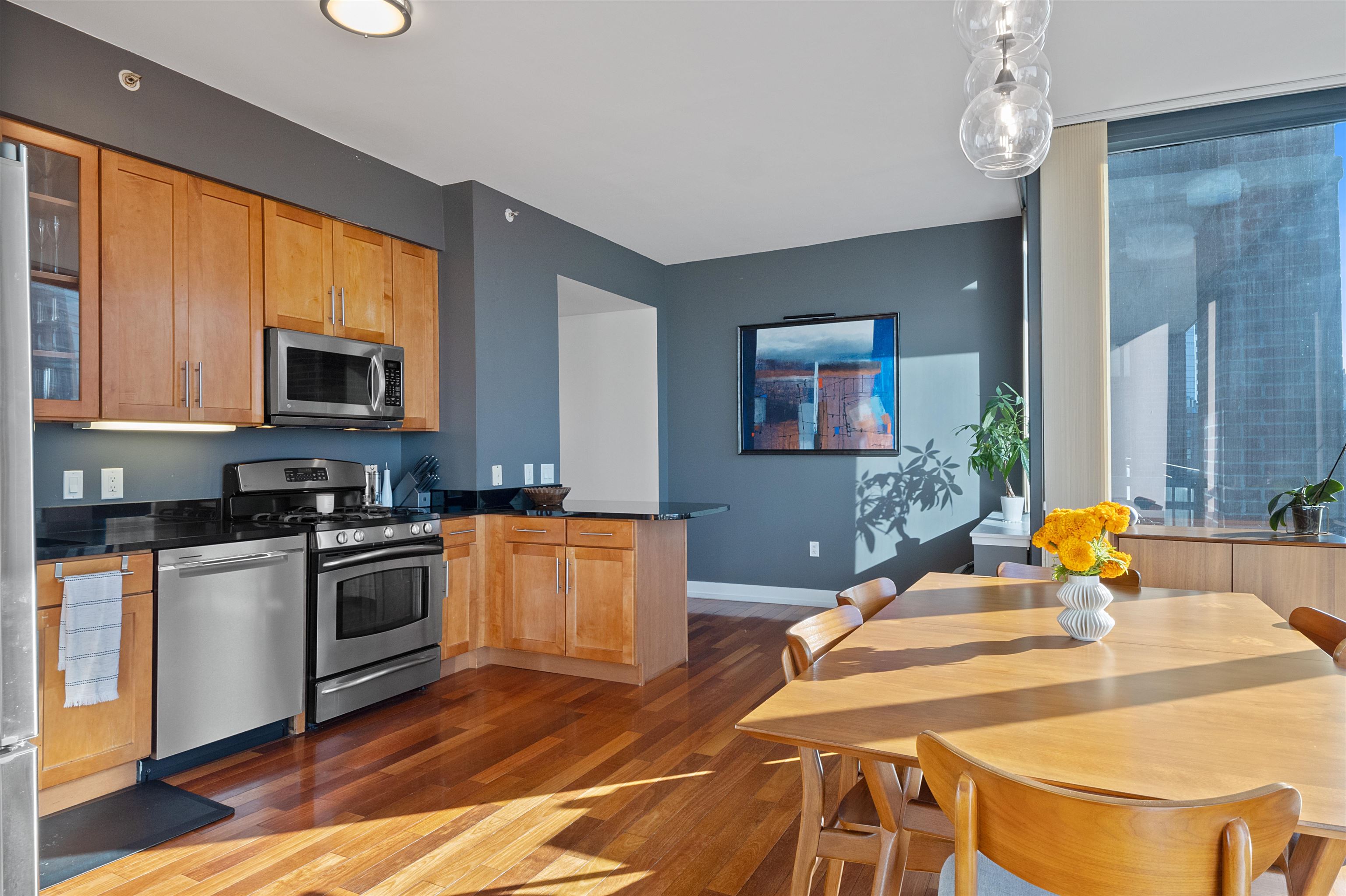 389 WASHINGTON ST Unit: 9E