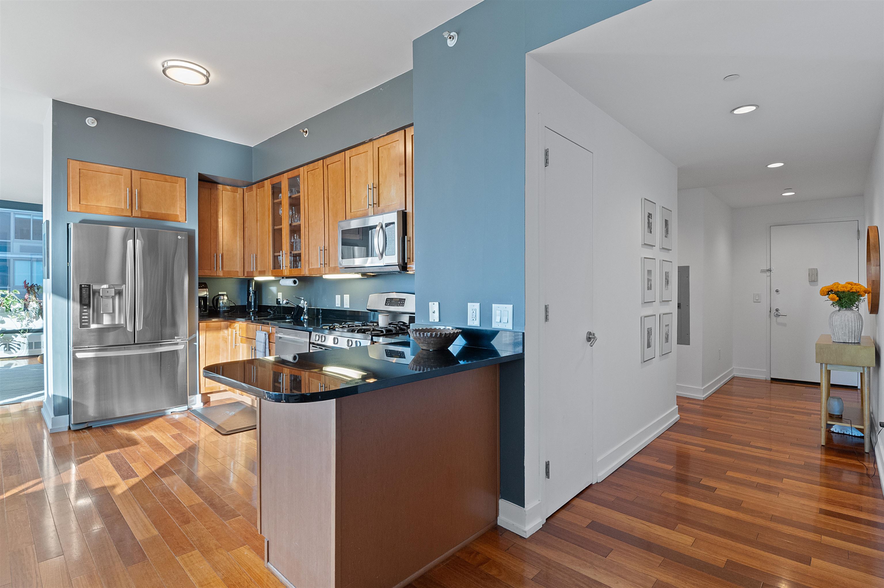 389 WASHINGTON ST Unit: 9E