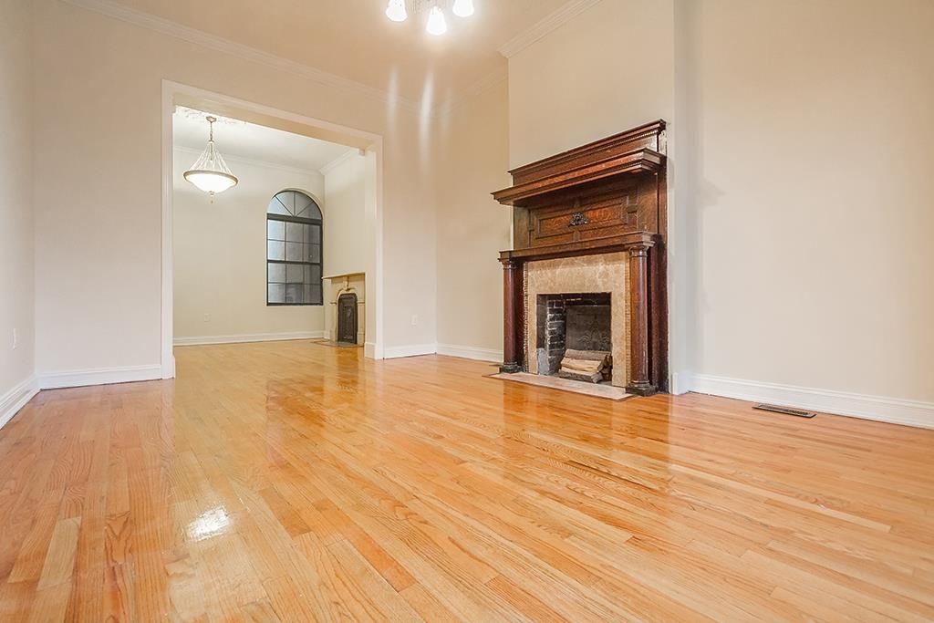 121 PALISADE AVE