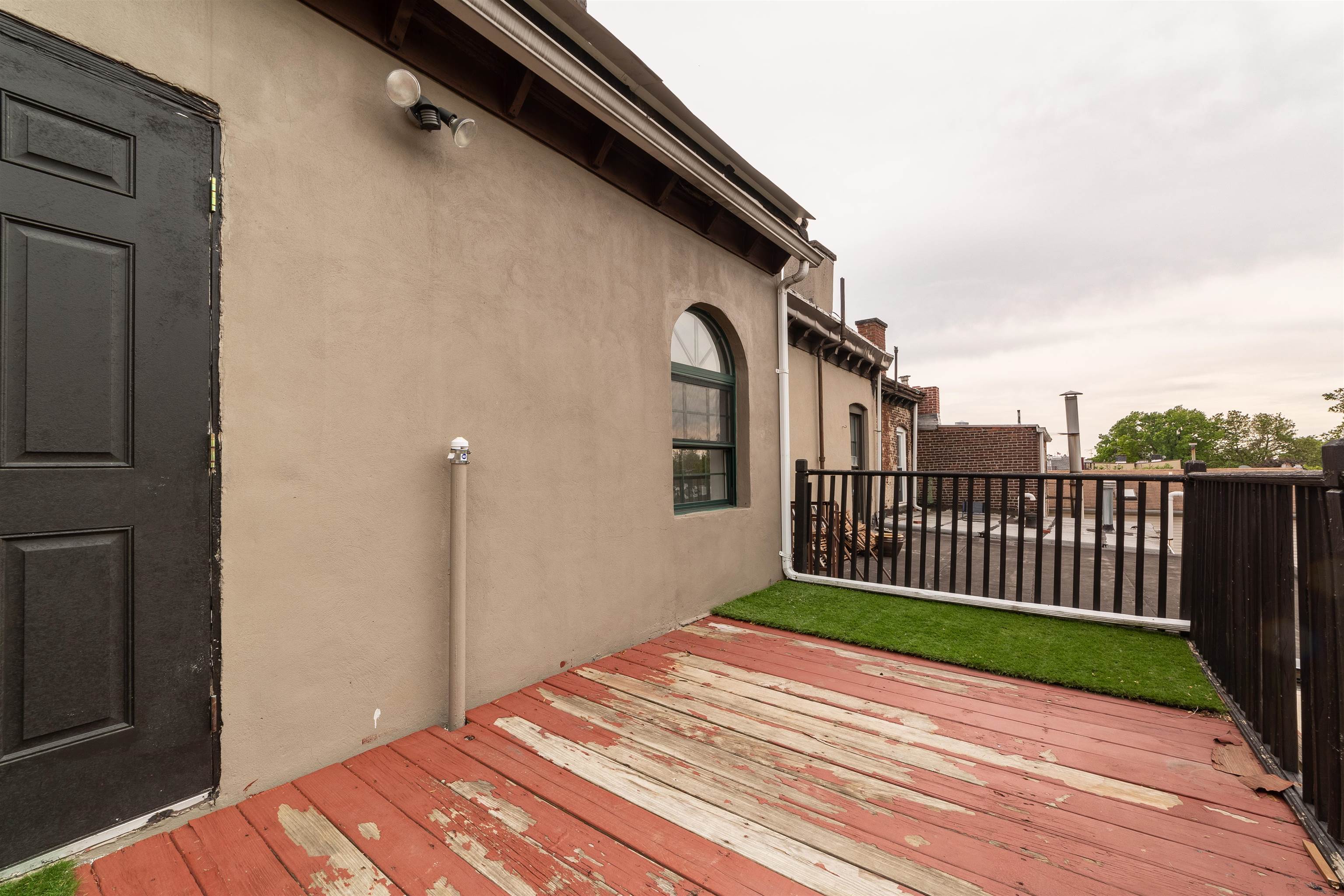 121 PALISADE AVE