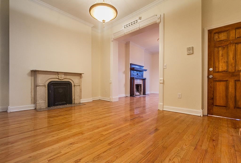 121 PALISADE AVE