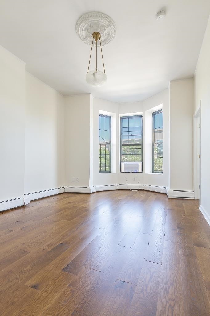 121 PALISADE AVE
