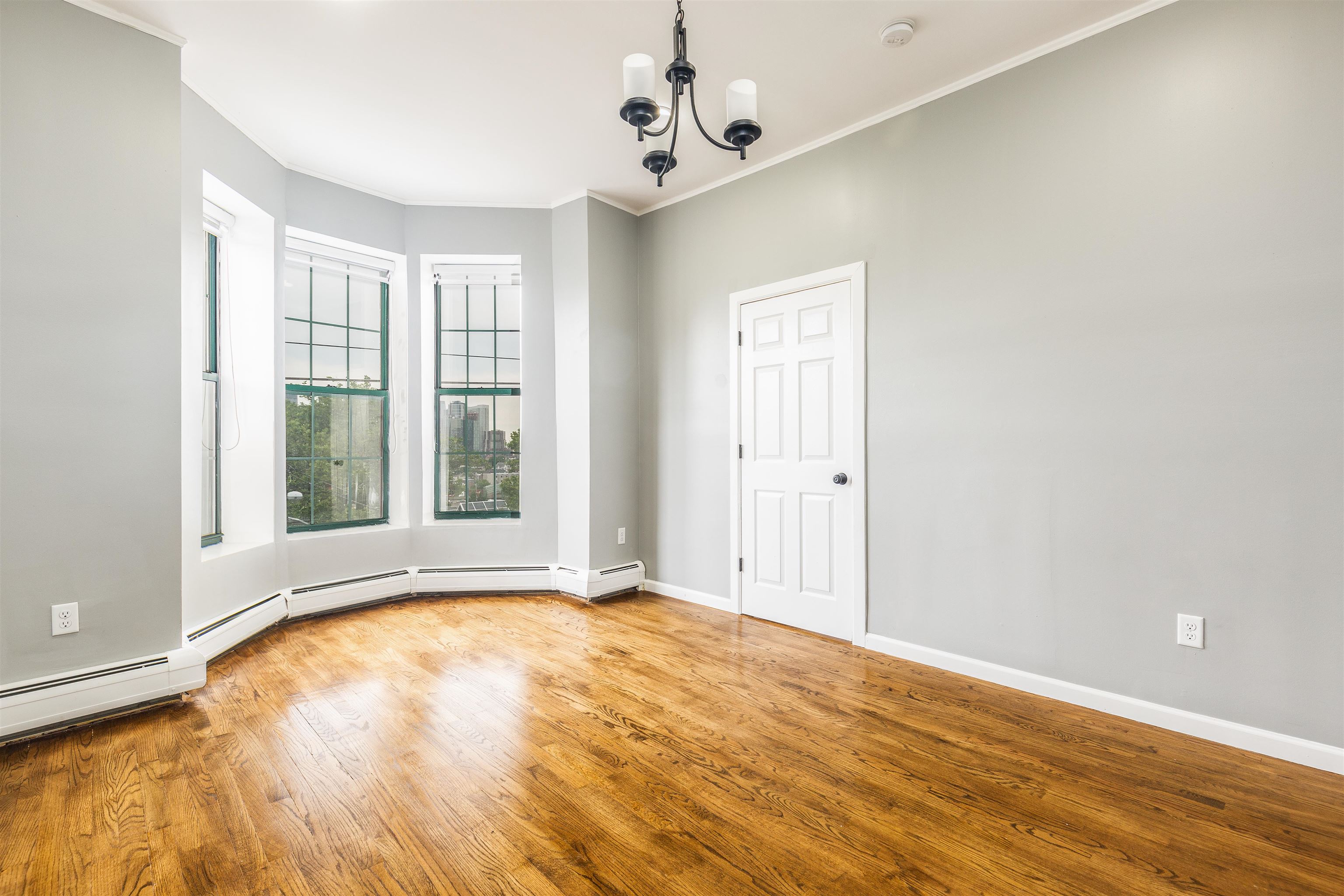 121 PALISADE AVE