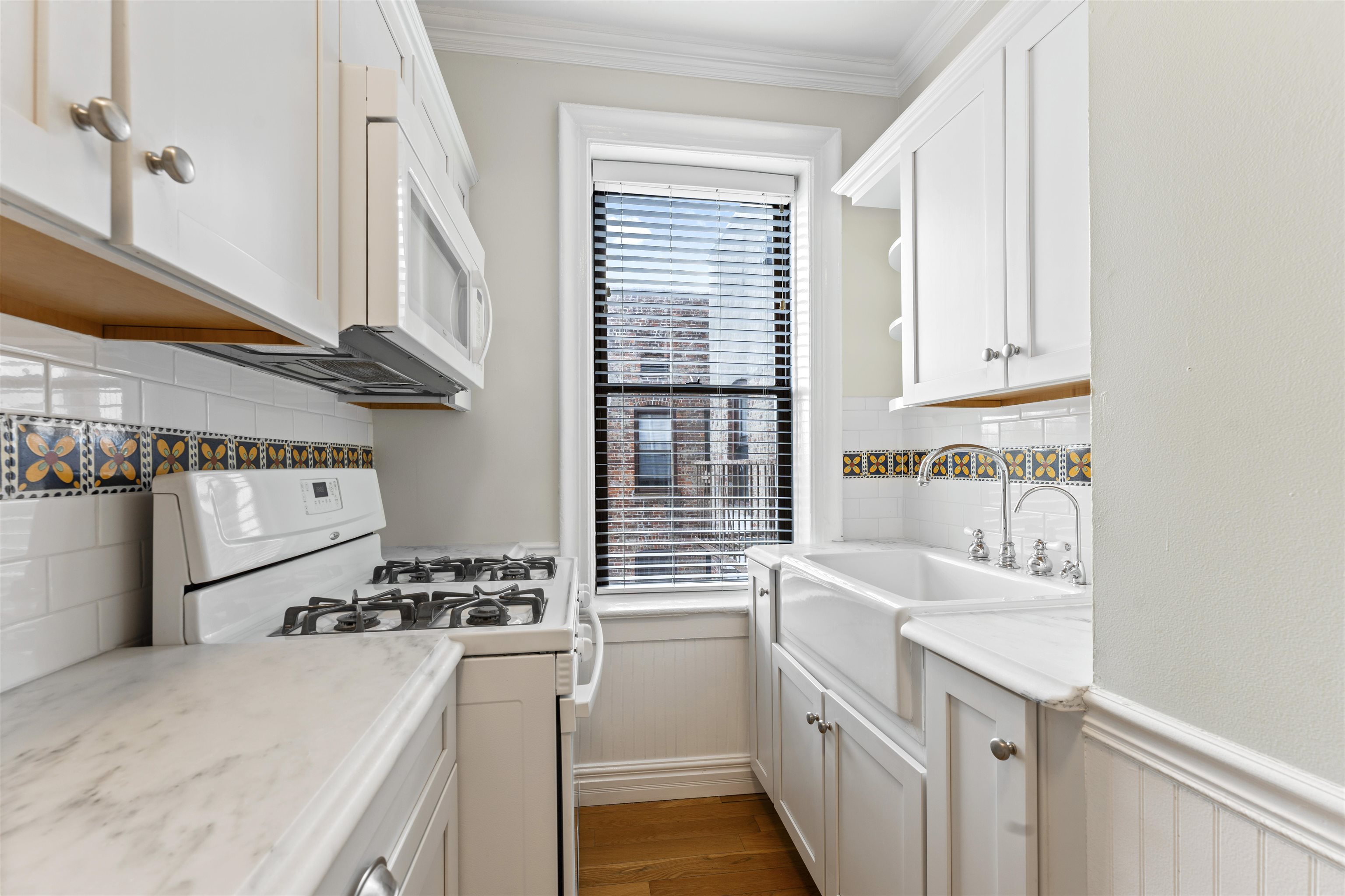 275 HARRISON AVE Unit: E6