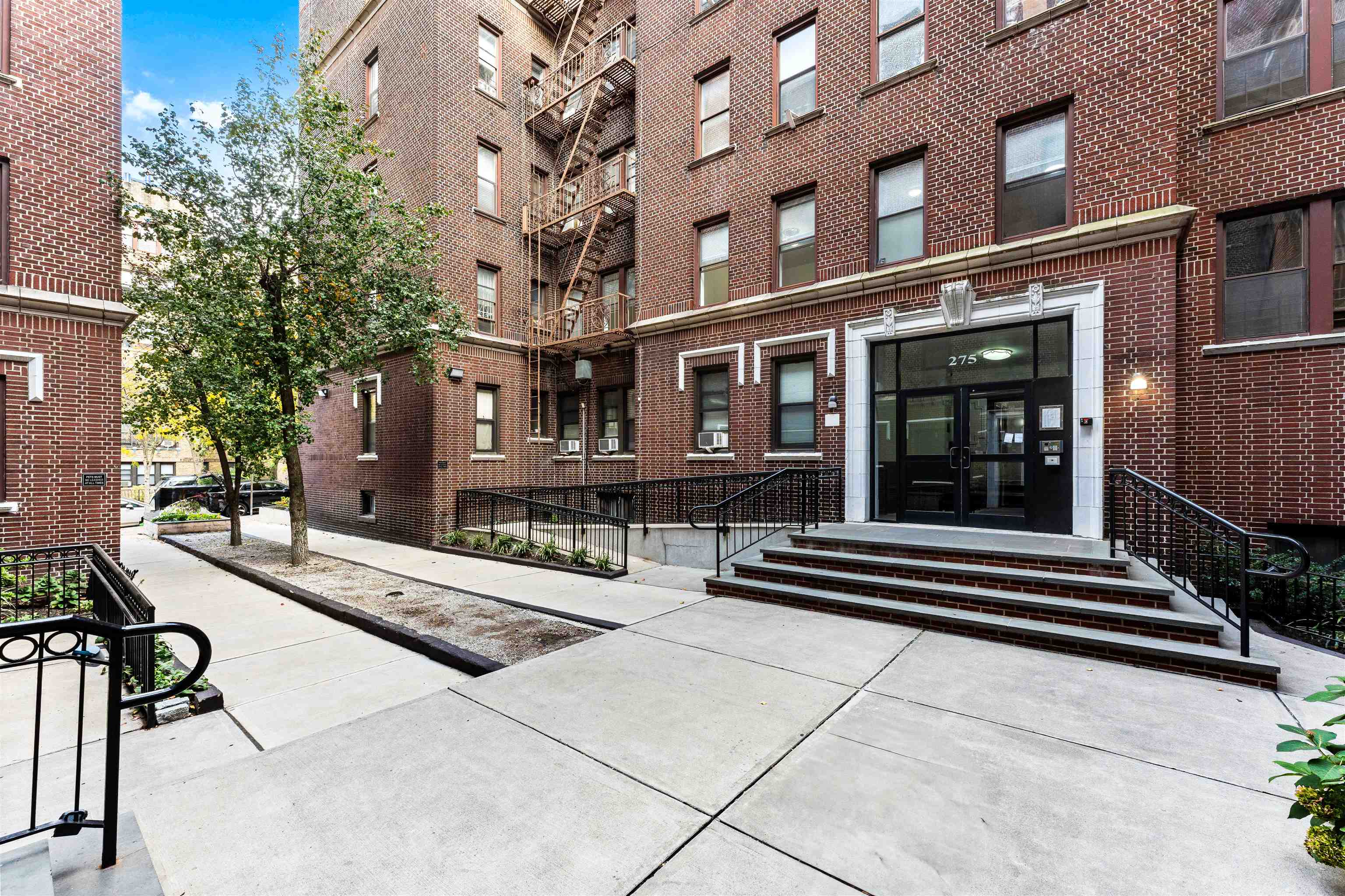 275 HARRISON AVE Unit: E6