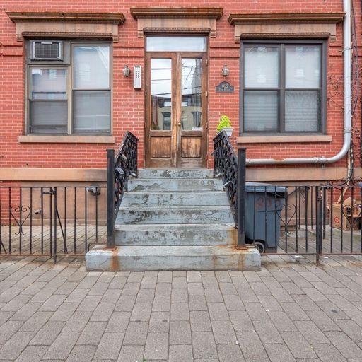 805 PARK AVE Unit: 5