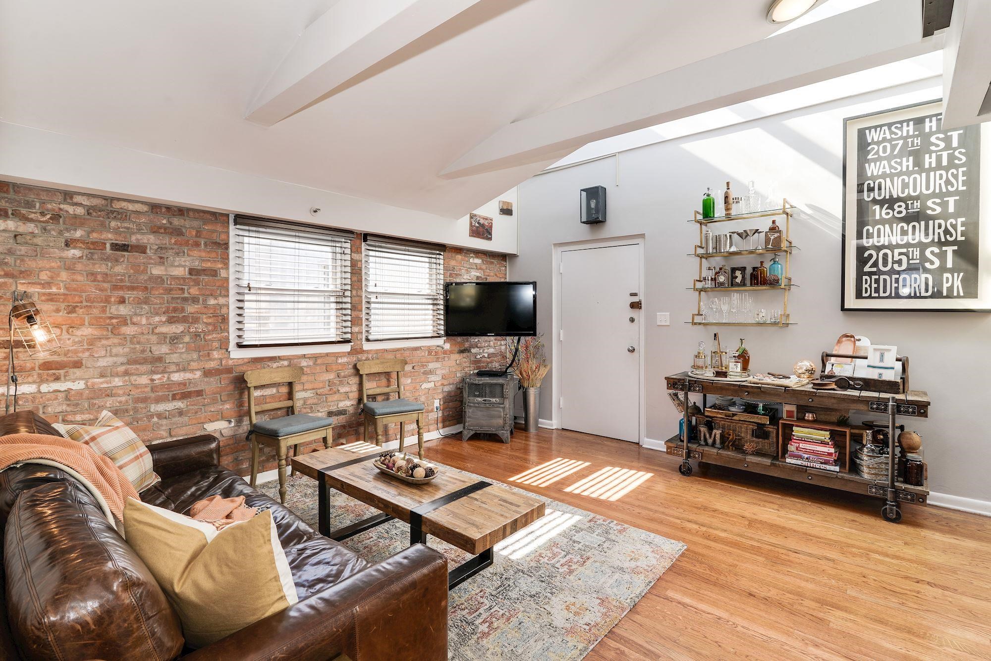 227 CHRISTOPHER COLUMBUS DR Unit: 402B