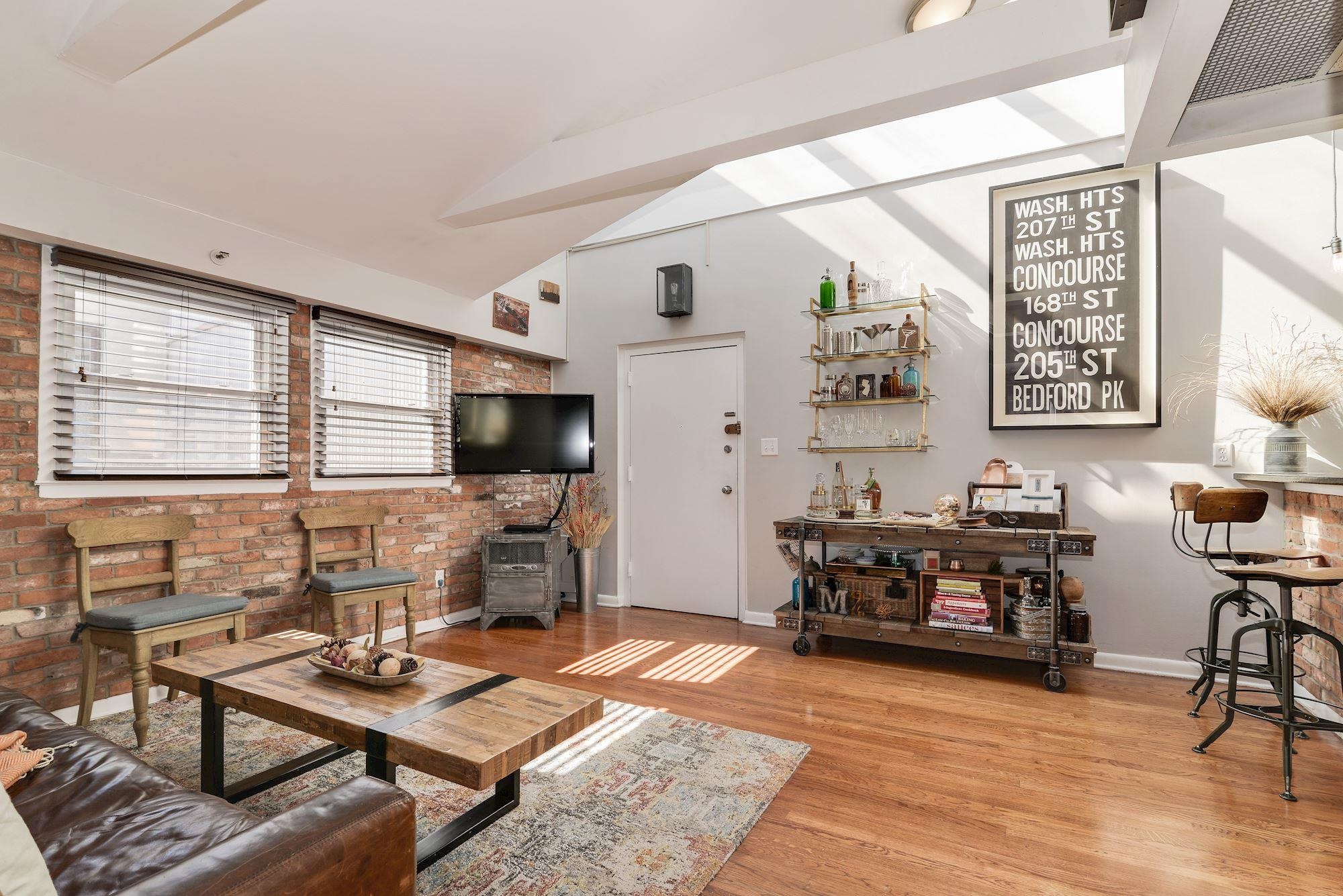 227 CHRISTOPHER COLUMBUS DR Unit: 402B