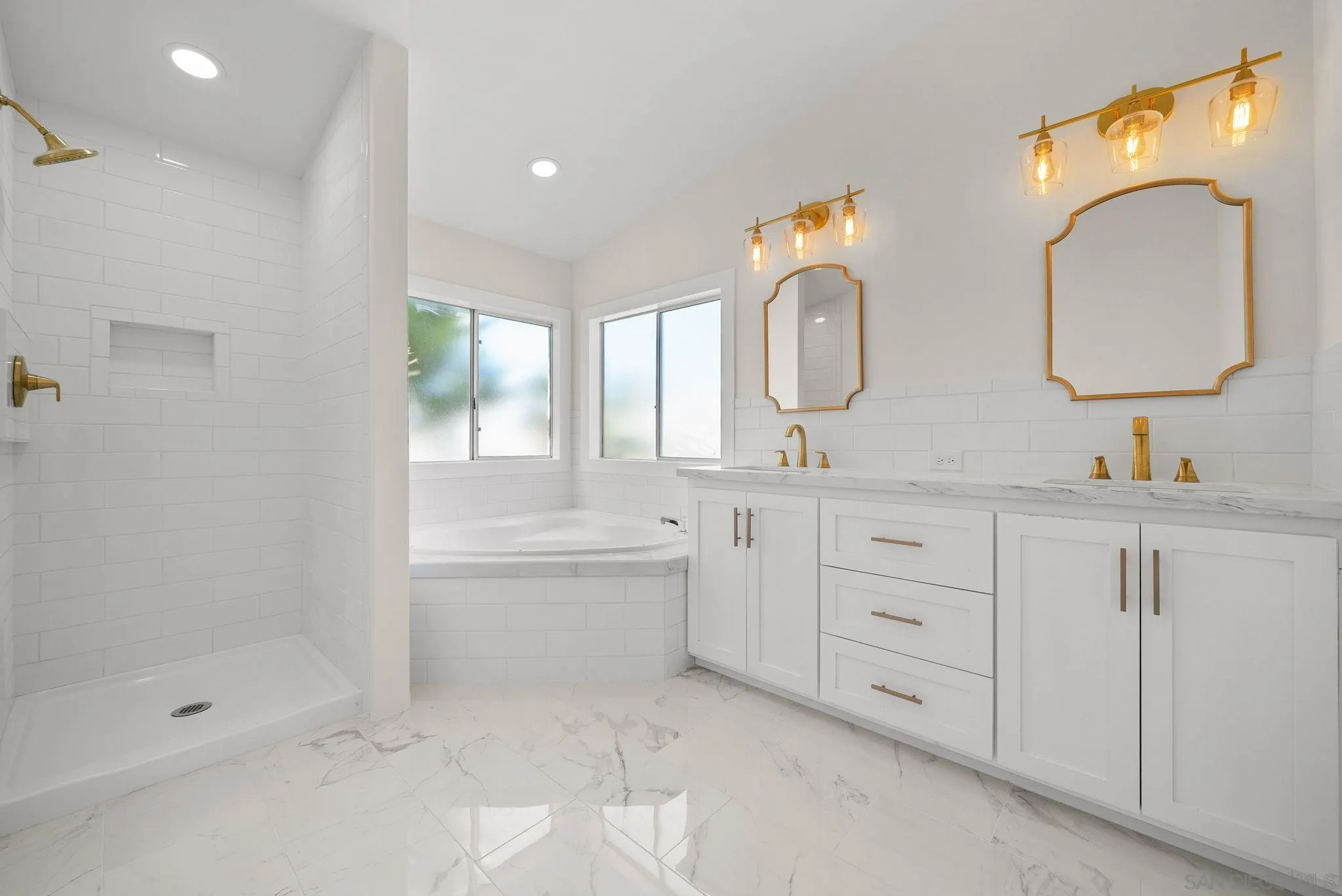 450 E Bradley Ave Unit 25