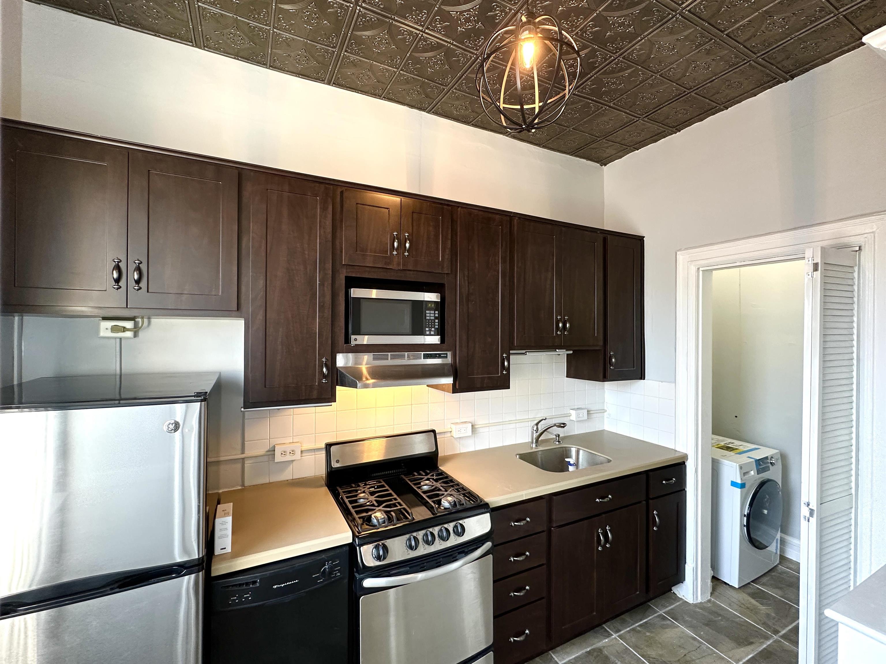 832 WASHINGTON ST Unit: 5