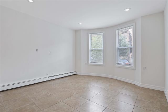 206 ANGELIQUE ST Unit: 1