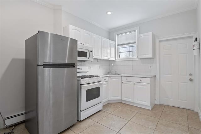 206 ANGELIQUE ST Unit: 1