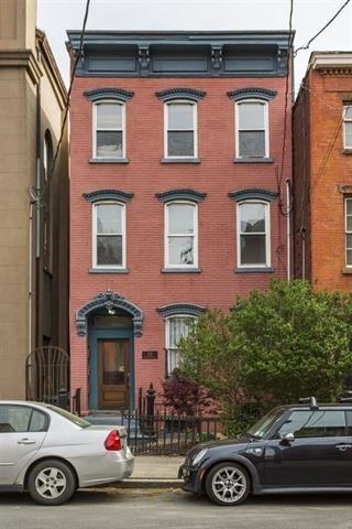236 MONTGOMERY ST