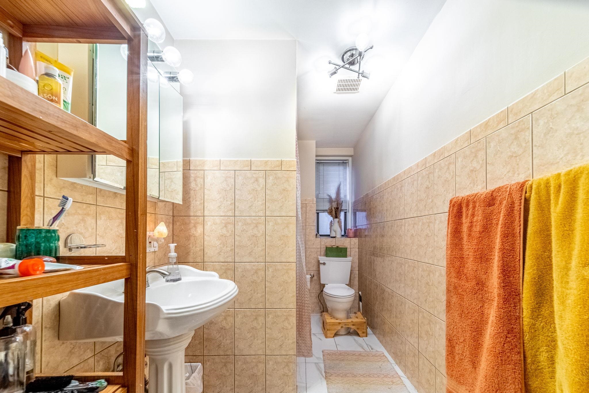 2600 KENNEDY BLVD Unit: 3L