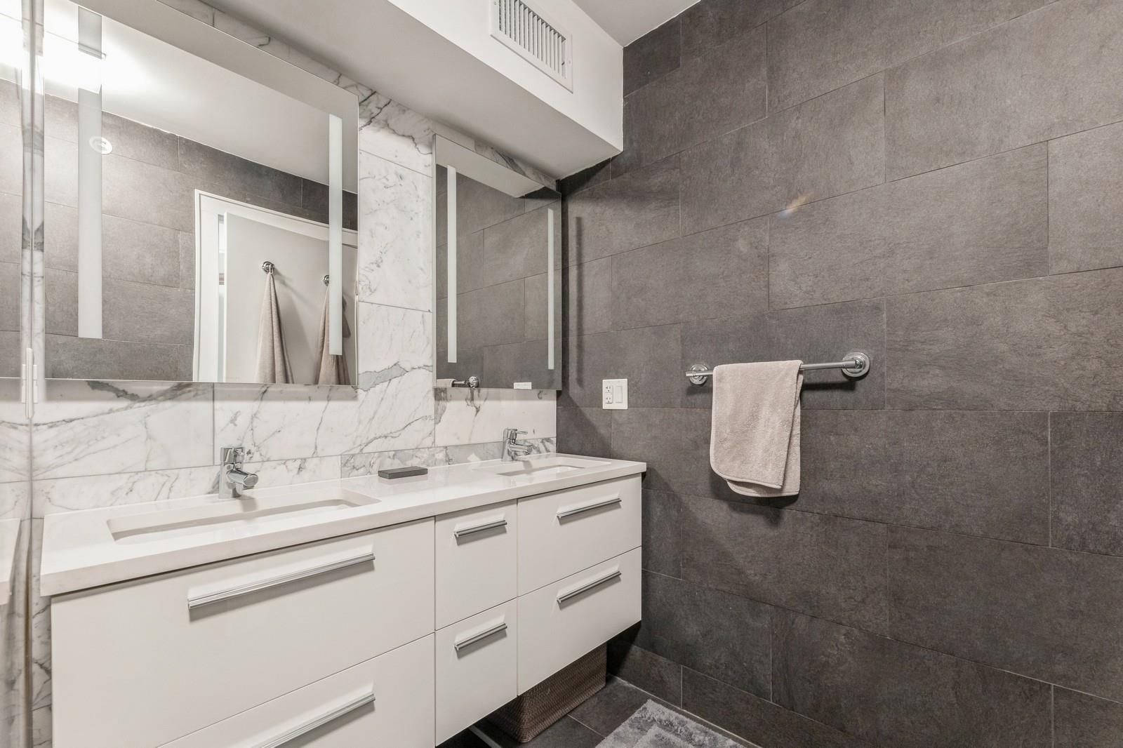 206 YORK ST Unit: 3