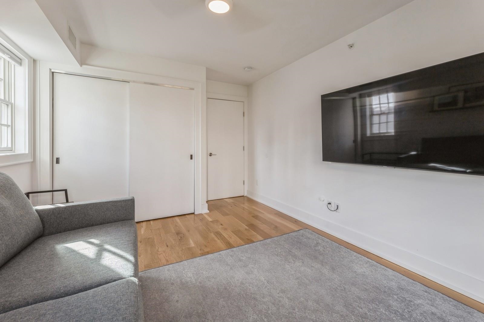 206 YORK ST Unit: 3