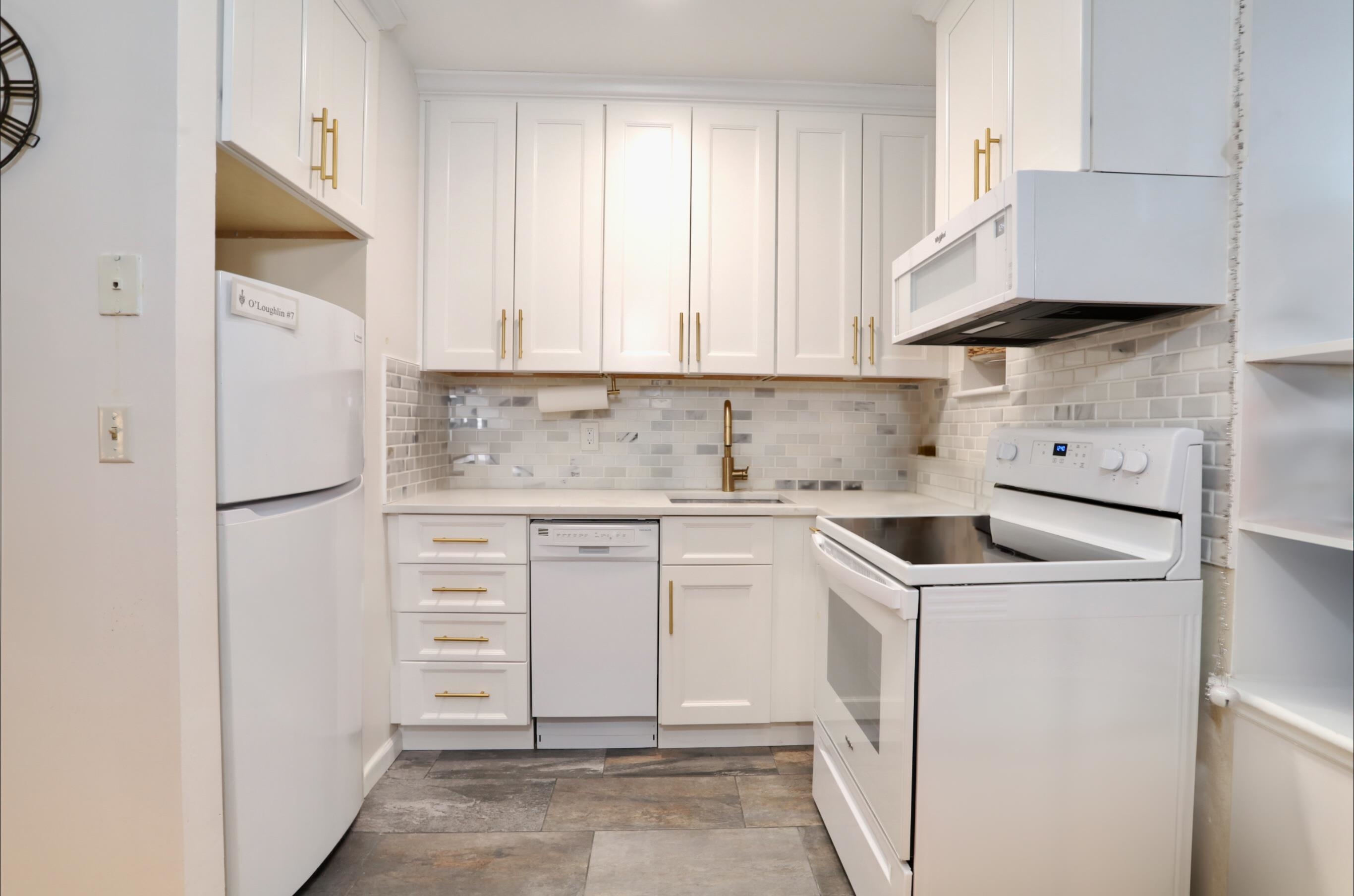 533 MONROE ST Unit: 3A