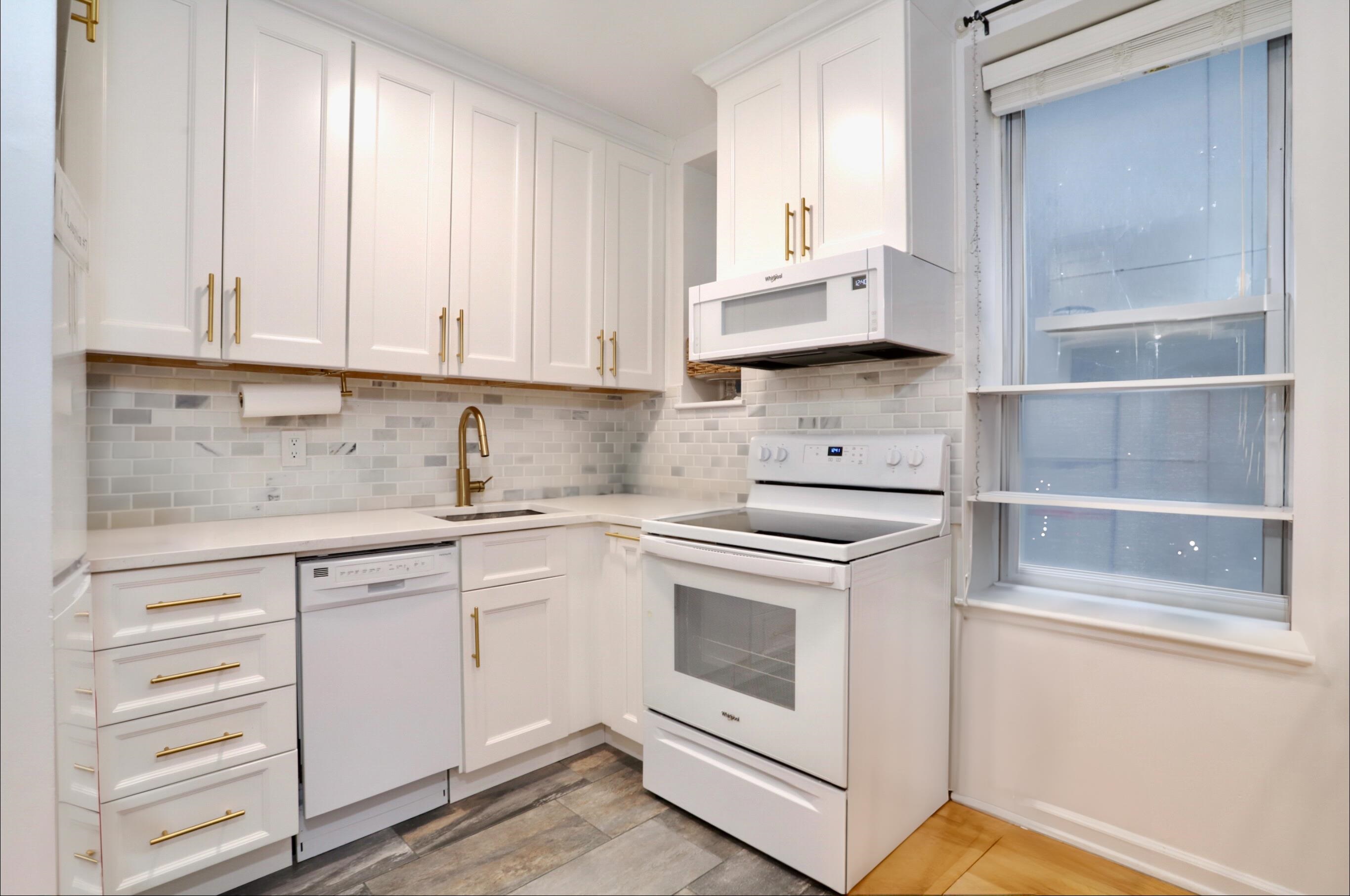 533 MONROE ST Unit: 3A
