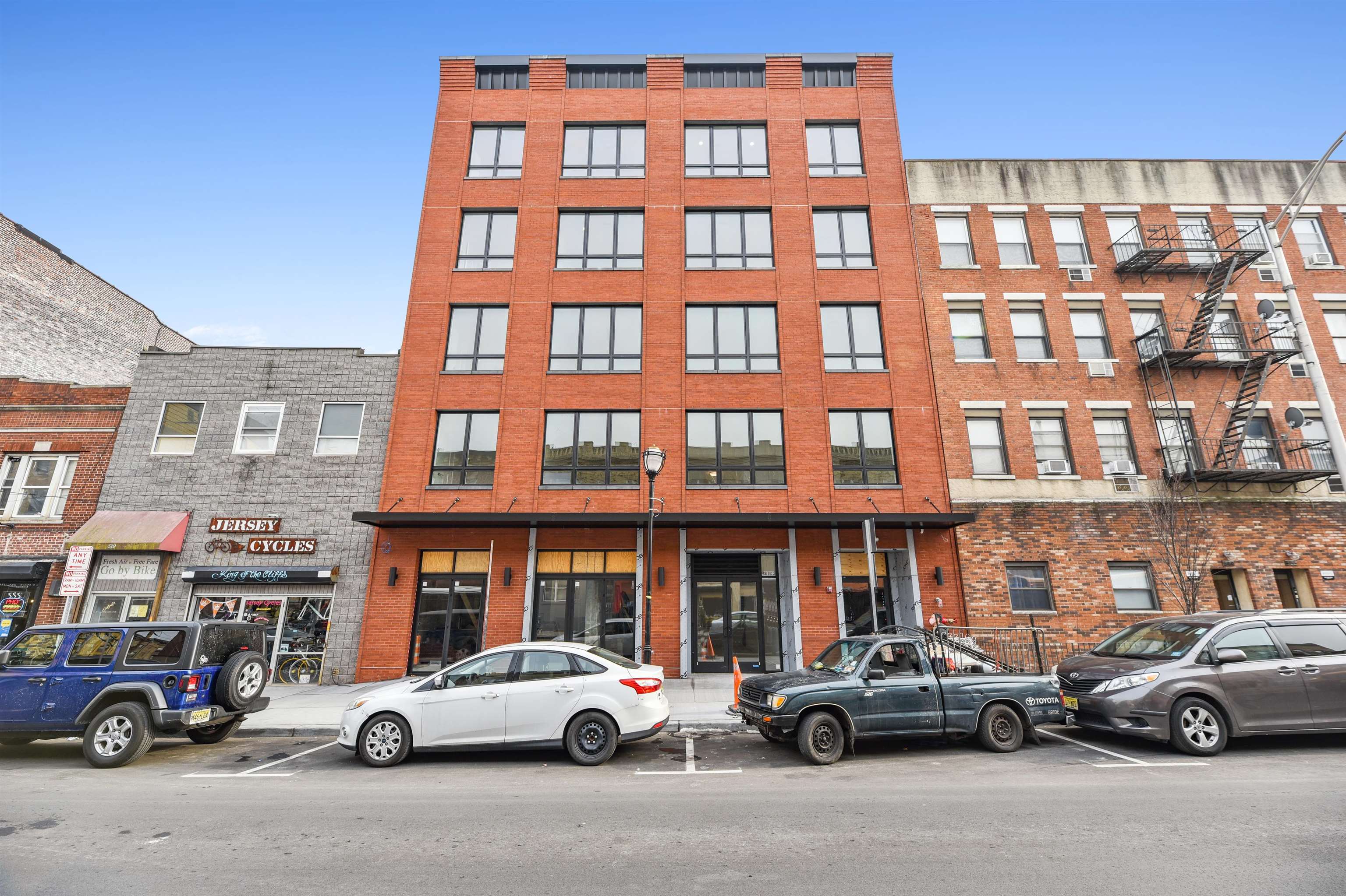 506 CENTRAL AVE Unit: 502